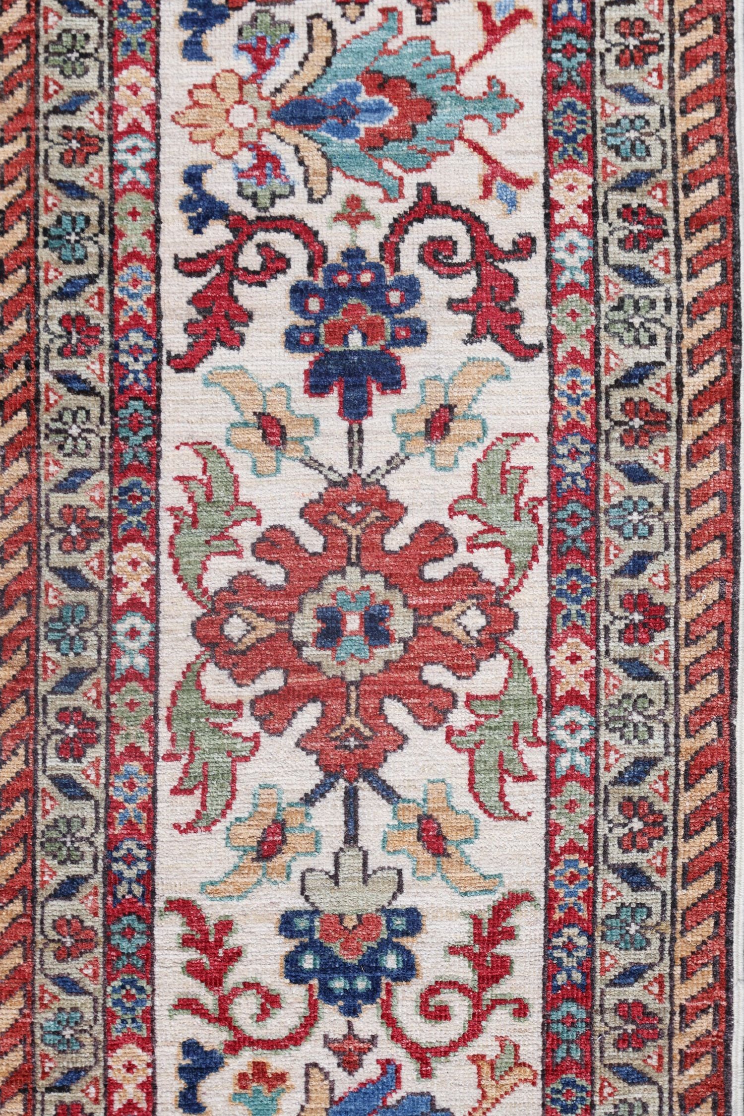 Sultanabad Handwoven Traditional Rug, J74888