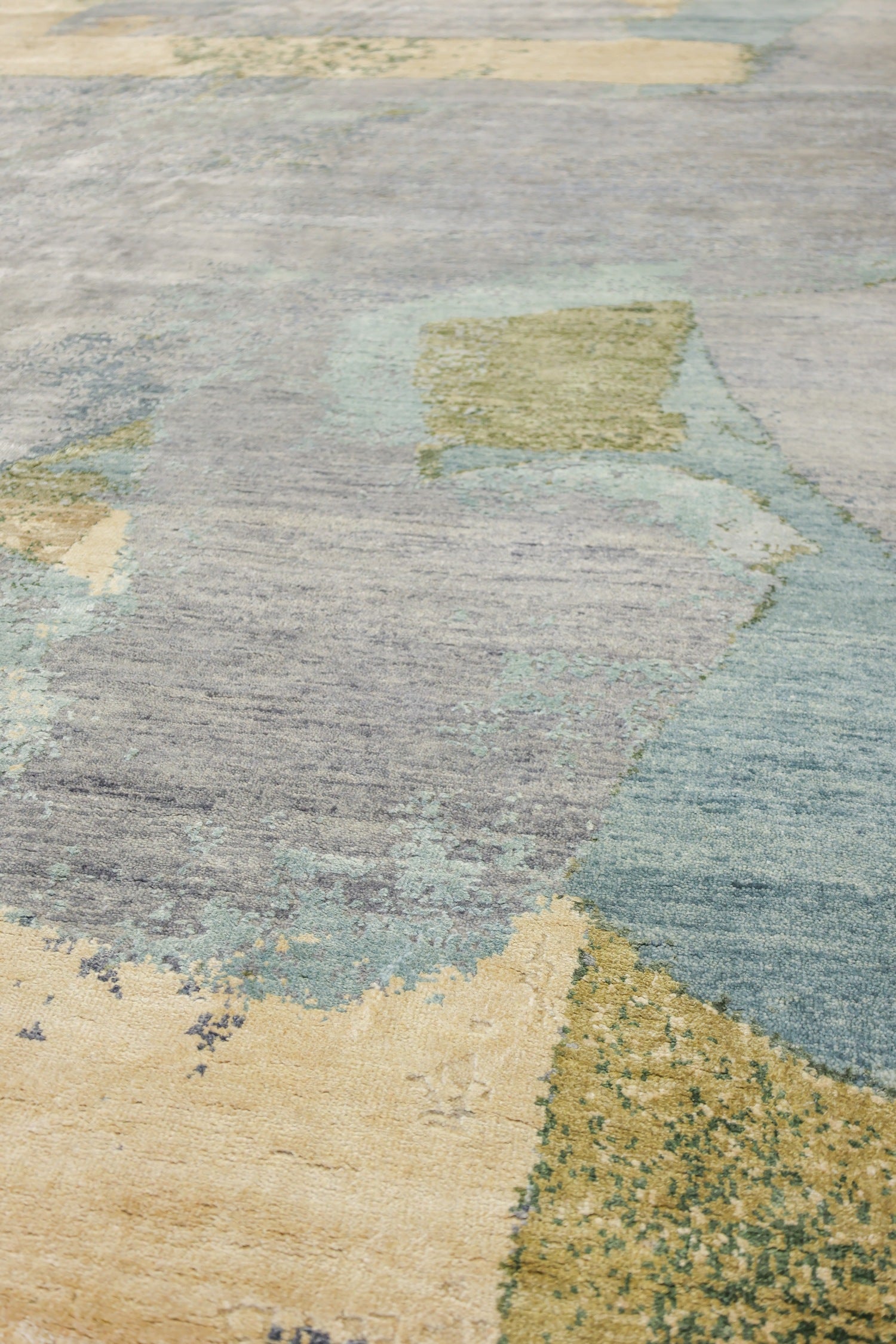 Mist And Meadow Handwoven Contemporary Rug, J76088