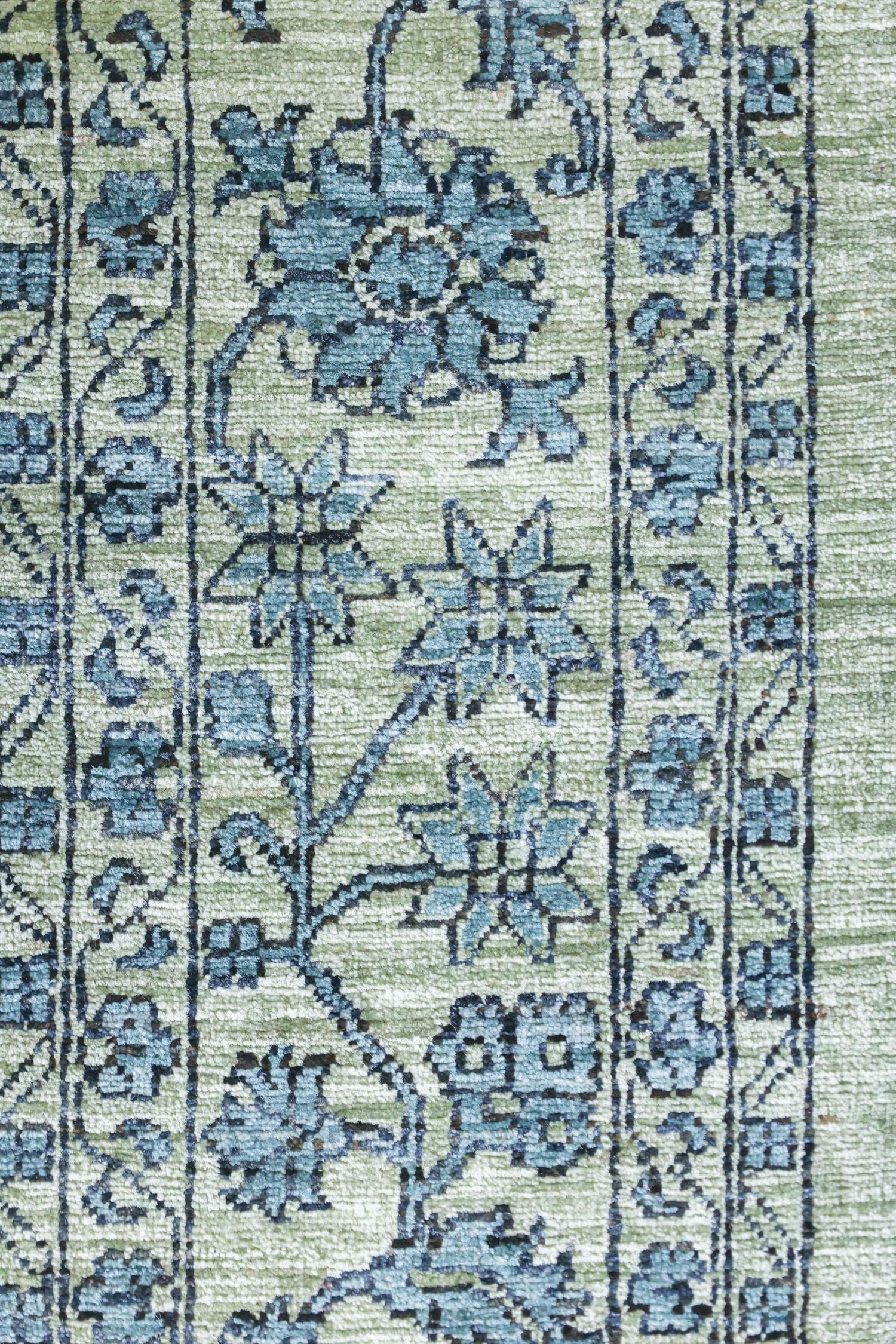 Amritsar Handwoven Traditional Rug, J75436