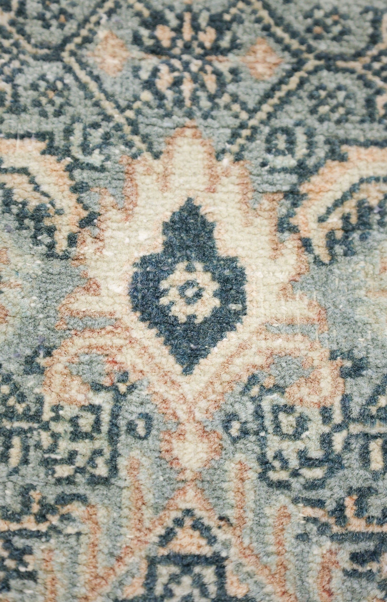 Vintage Bijar Handwoven Traditional Rug, J76631