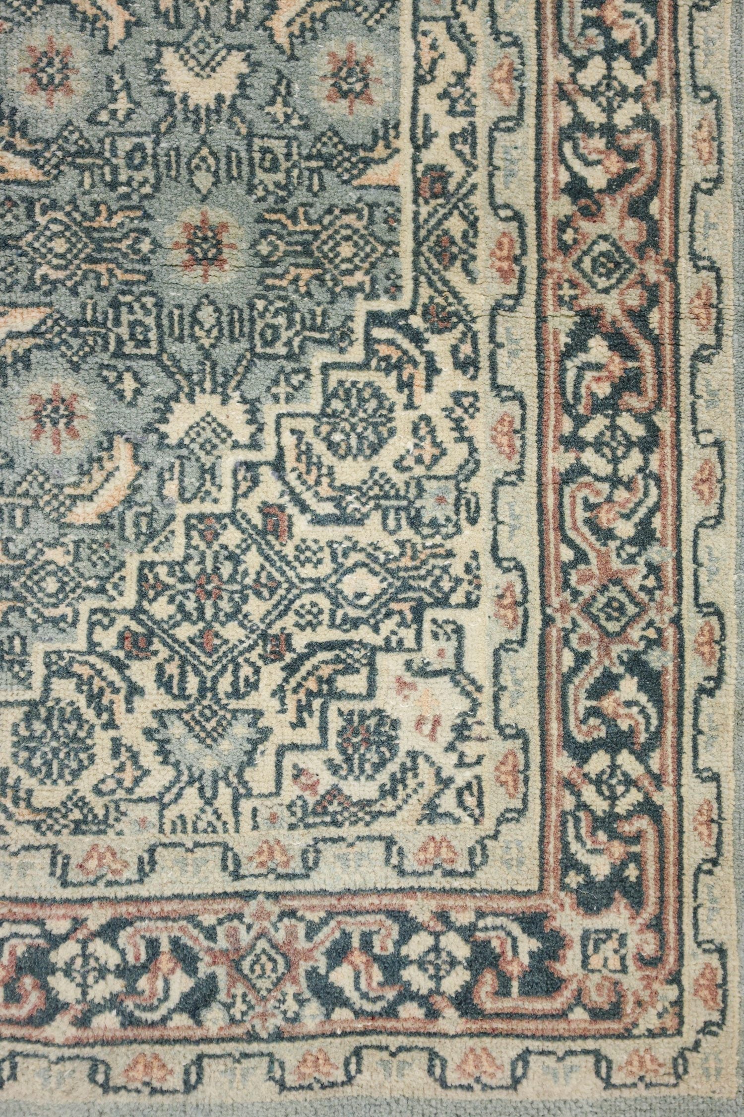 Vintage Bijar Handwoven Traditional Rug, J76631