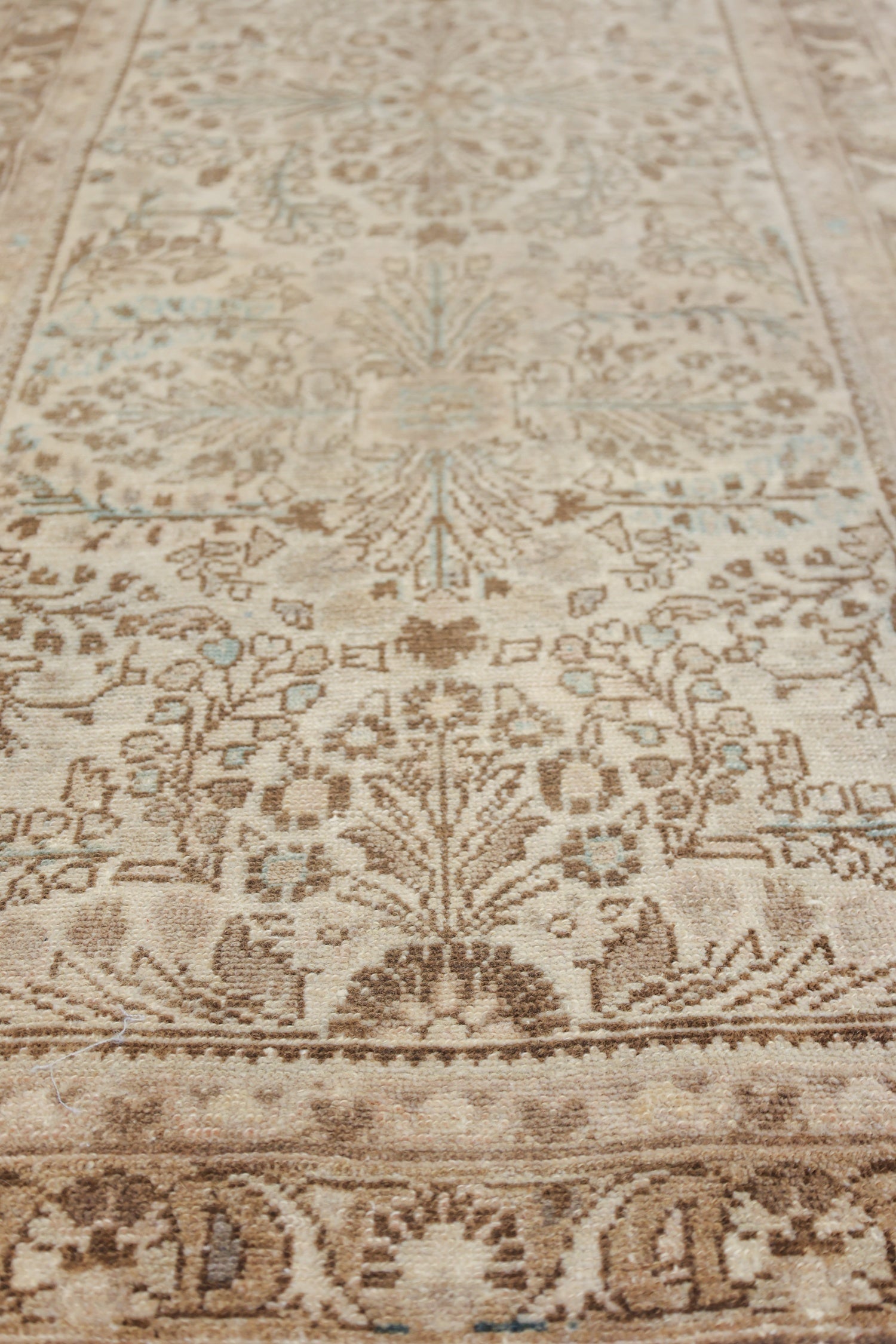 Vintage Dargazine Handwoven Traditional Rug, J73842