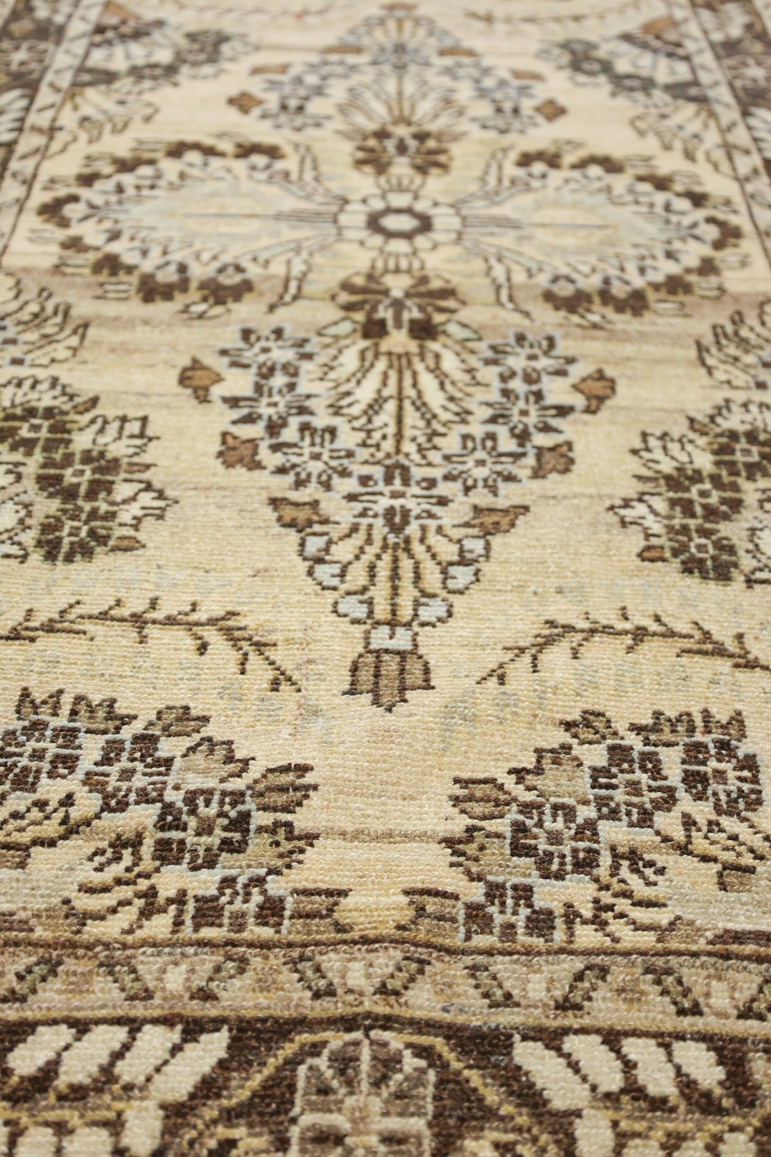 Vintage Dargazine Handwoven Traditional Rug, J76700