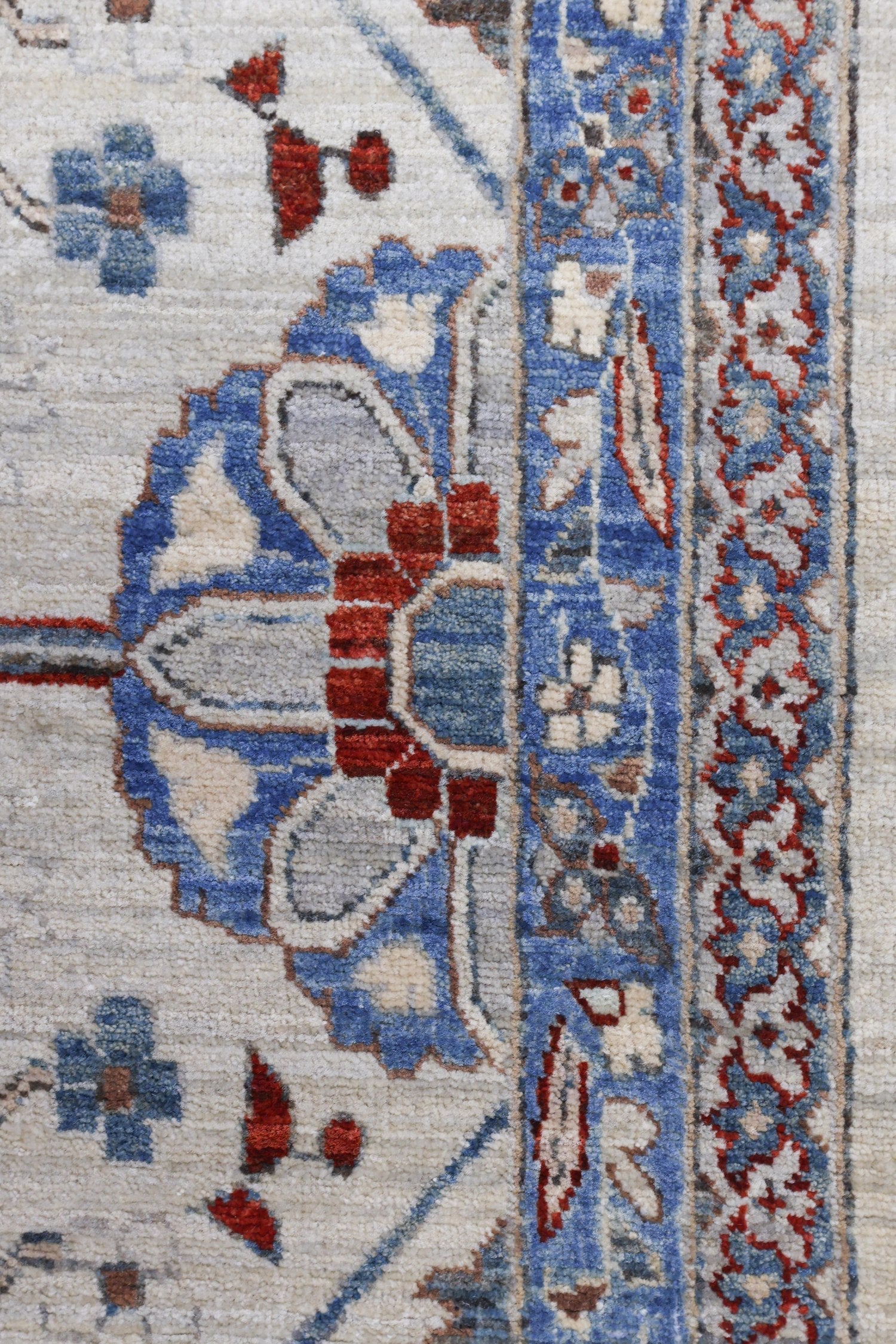 Haji Jalili Handwoven Traditional Rug, J71800