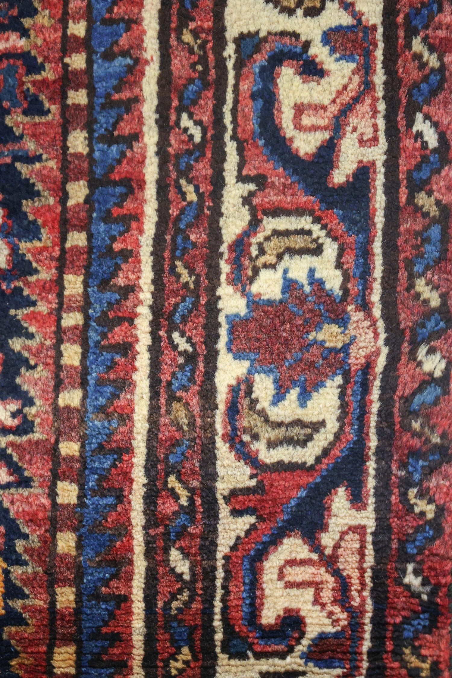 Vintage Hamadan Handwoven Traditional Rug, J75071