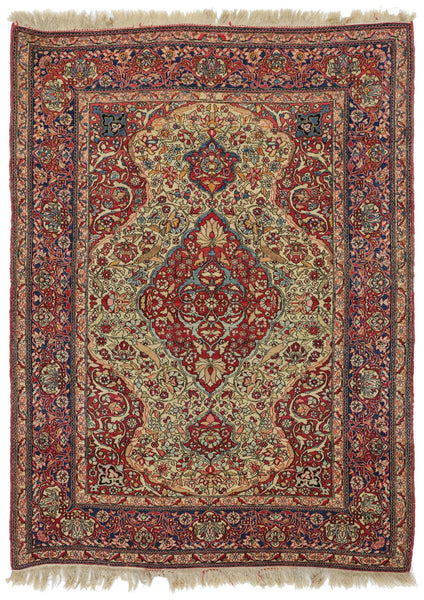 Antique Isfahan rug, J76413: handwoven traditional rug with floral design
