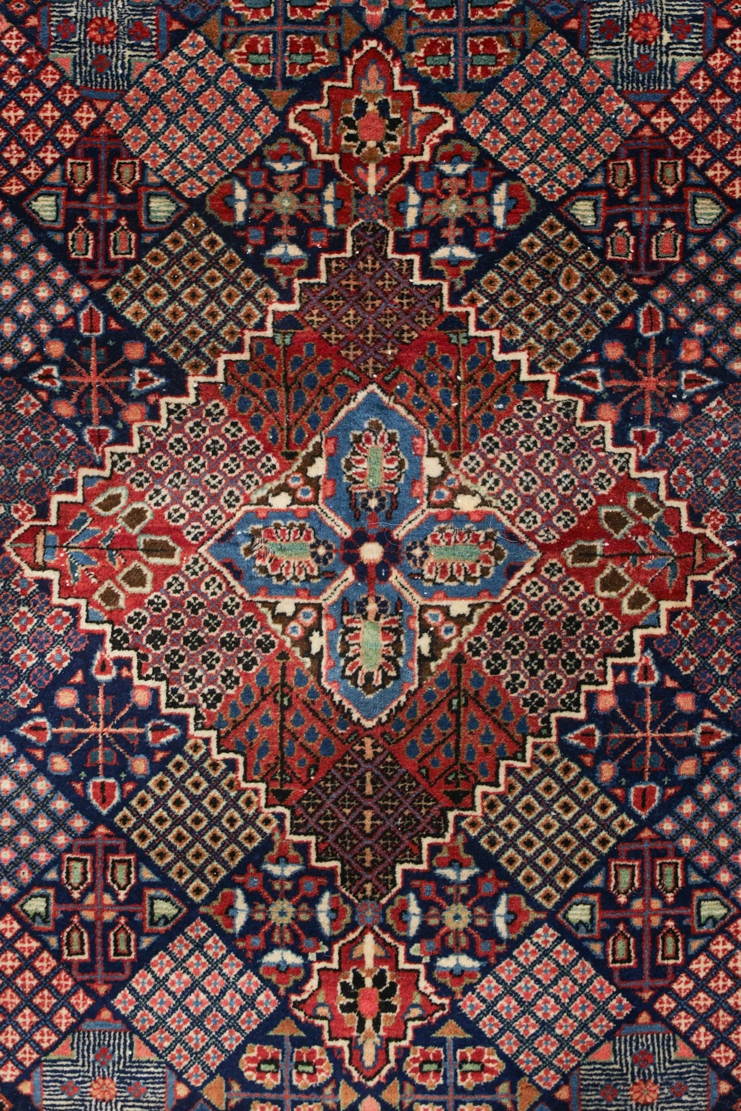 Antique Kashan Handwoven Traditional Rug, J69261