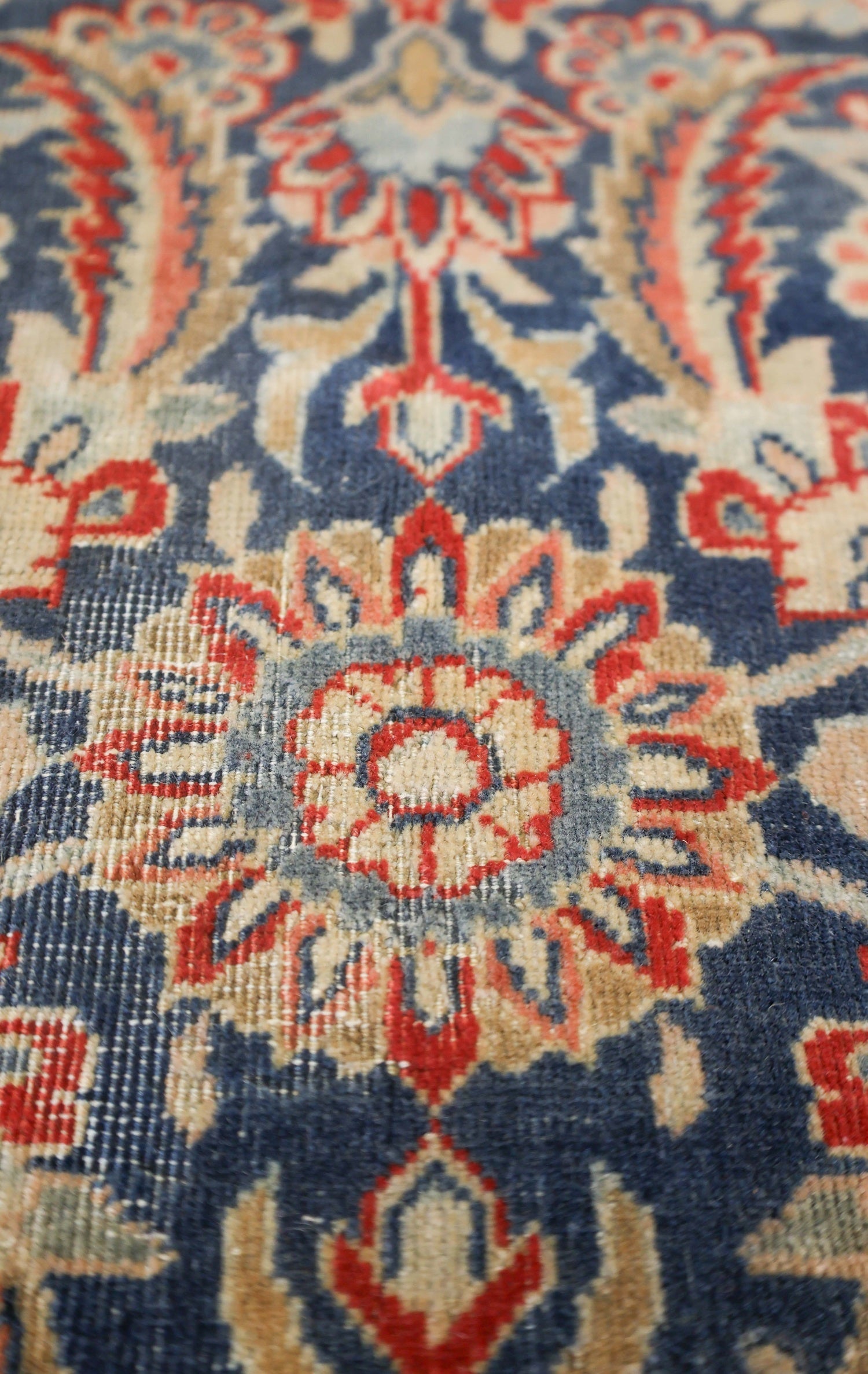 Vintage Kashan Handwoven Traditional Rug, J73208