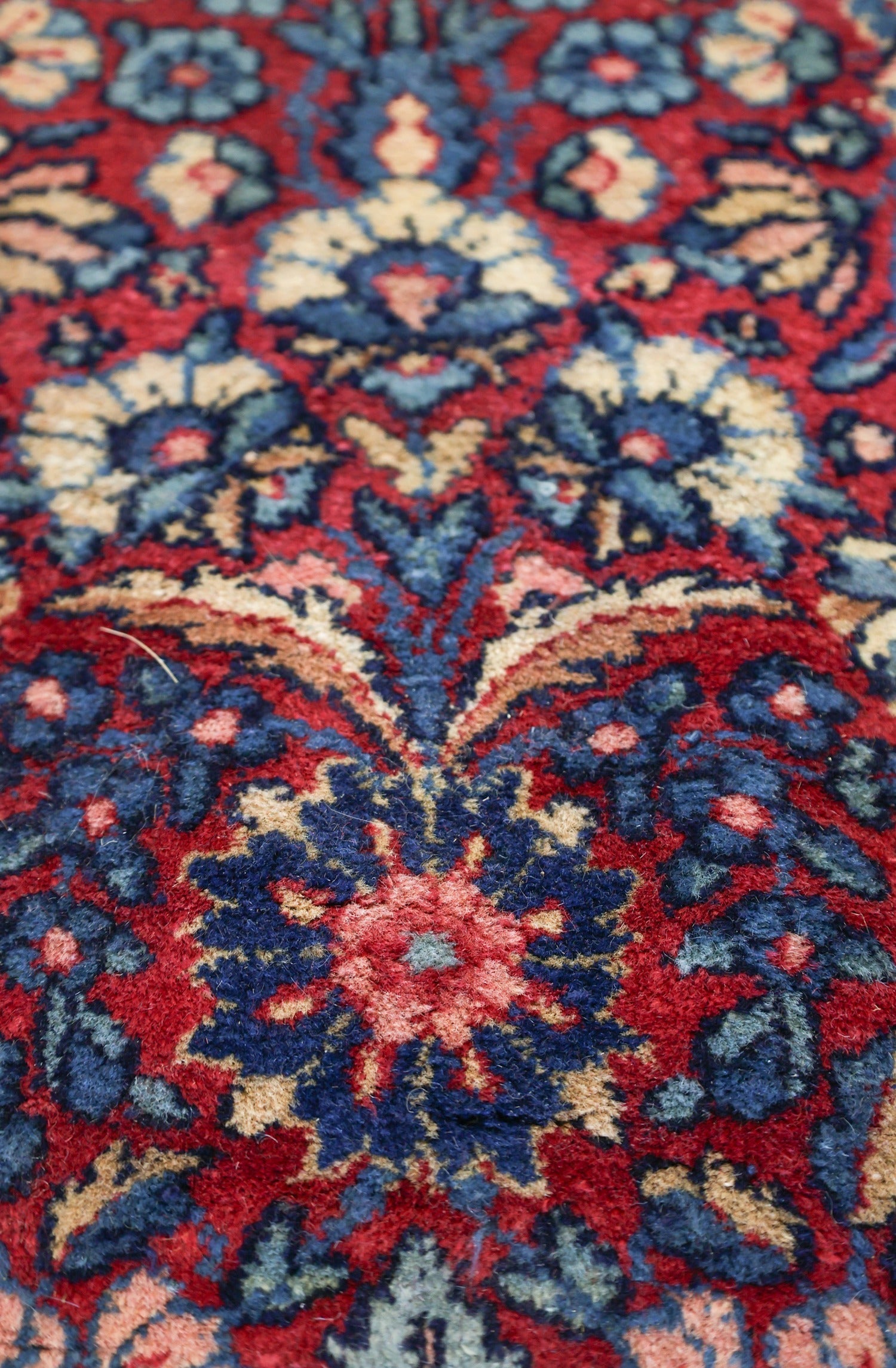 Antique Kerman Handwoven Traditional Rug, J75385