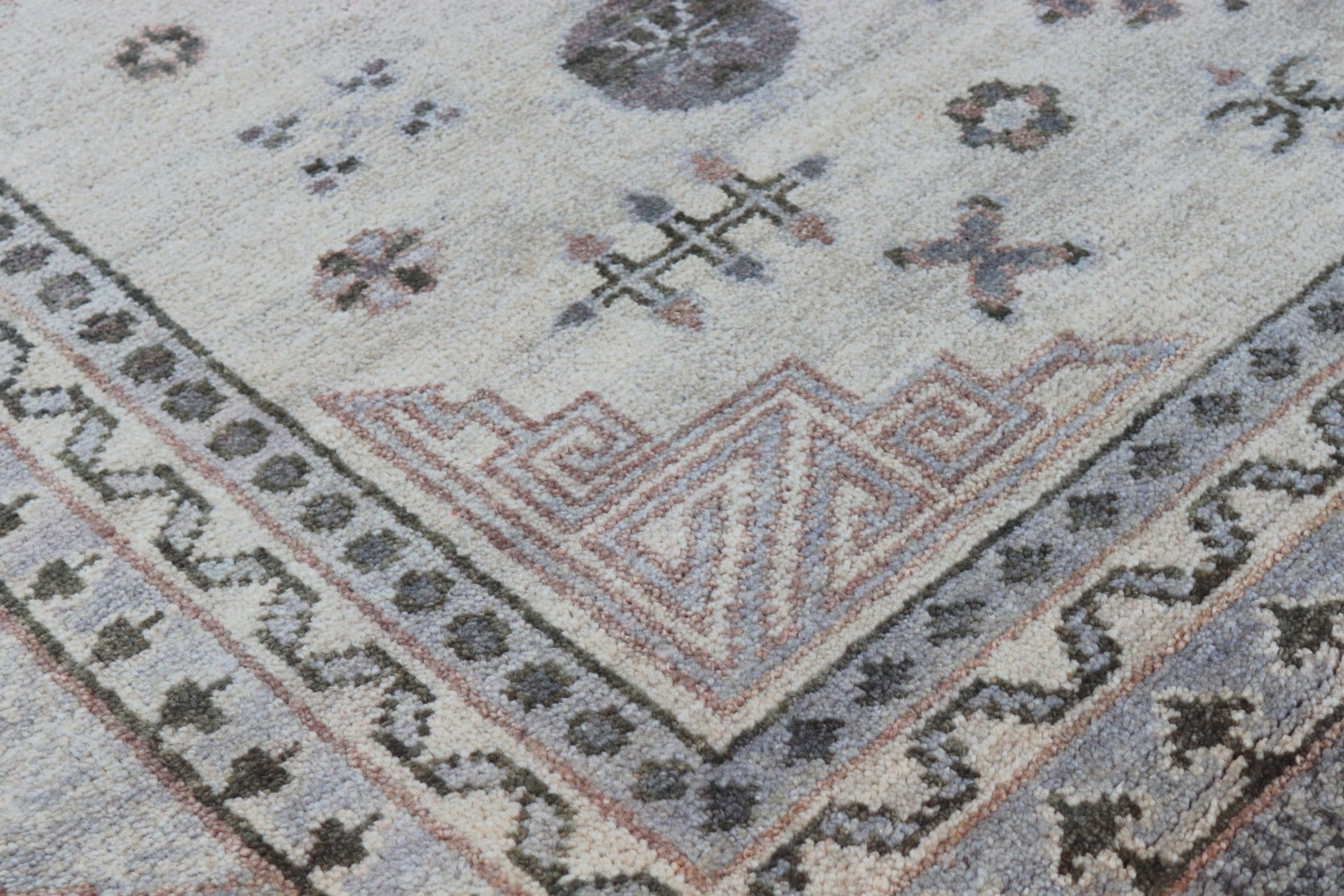 Khotan Handwoven Traditional Rug, J71493