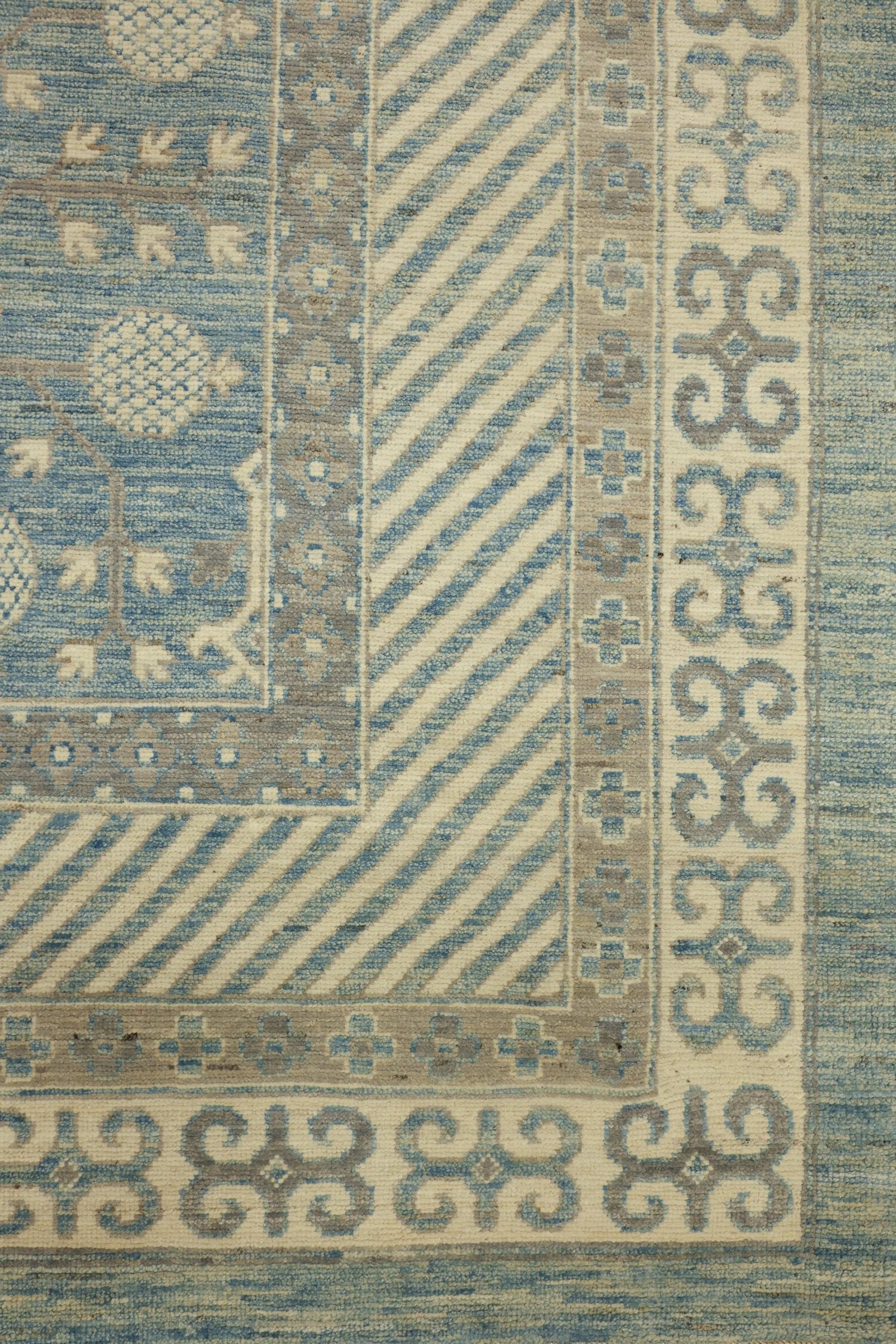 Khotan Handwoven Traditional Rug, J72090