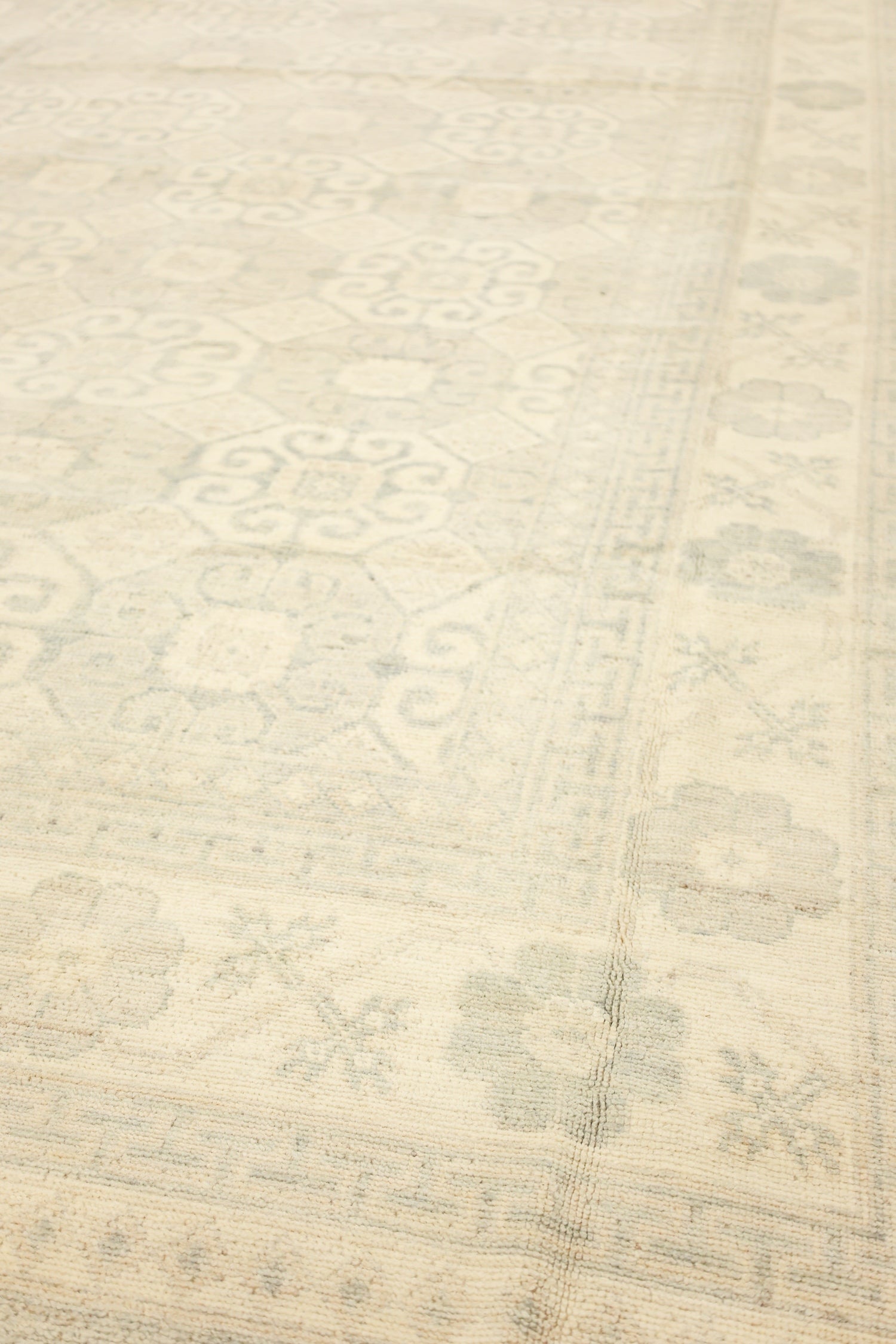 Khotan Handwoven Traditional Rug, J76500