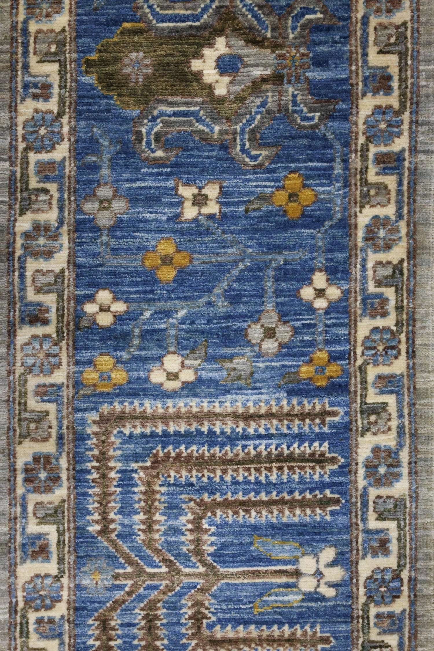 Khotan Vase Handwoven Traditional Rug, J70508