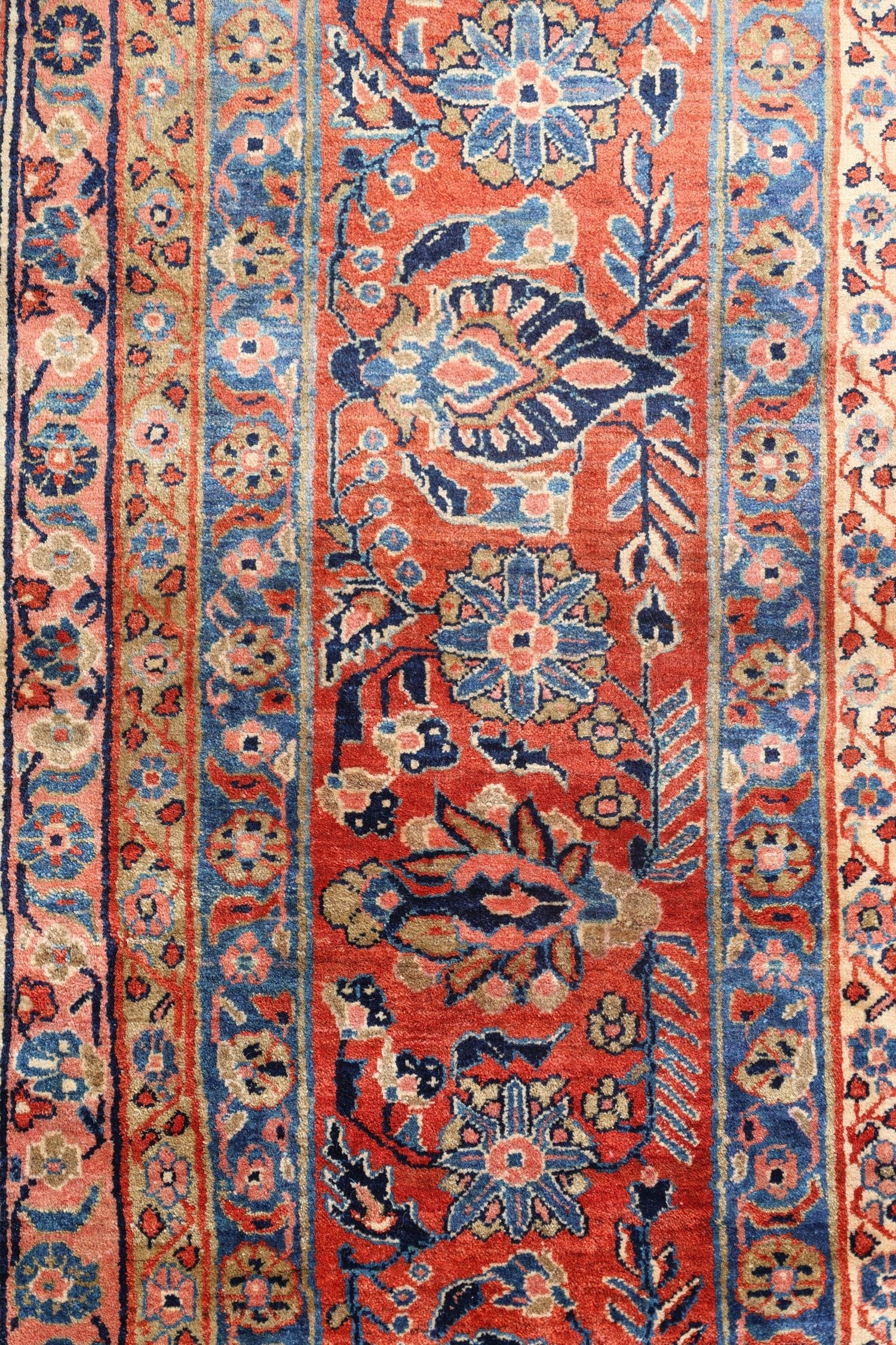 Antique Mahajaran Sarouk Handwoven Traditional Rug, J75011