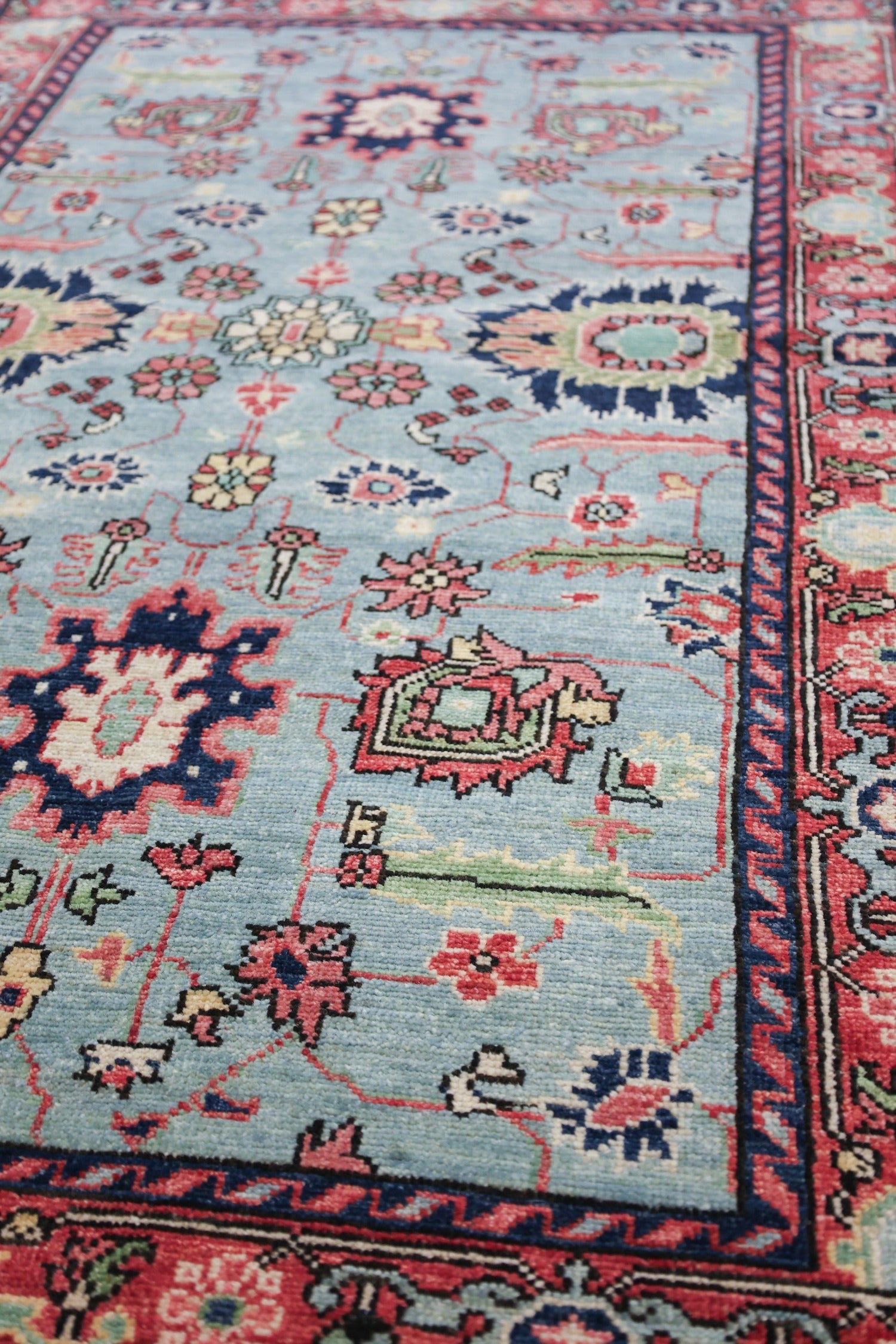 Mahal Handwoven Traditional Rug, J74695