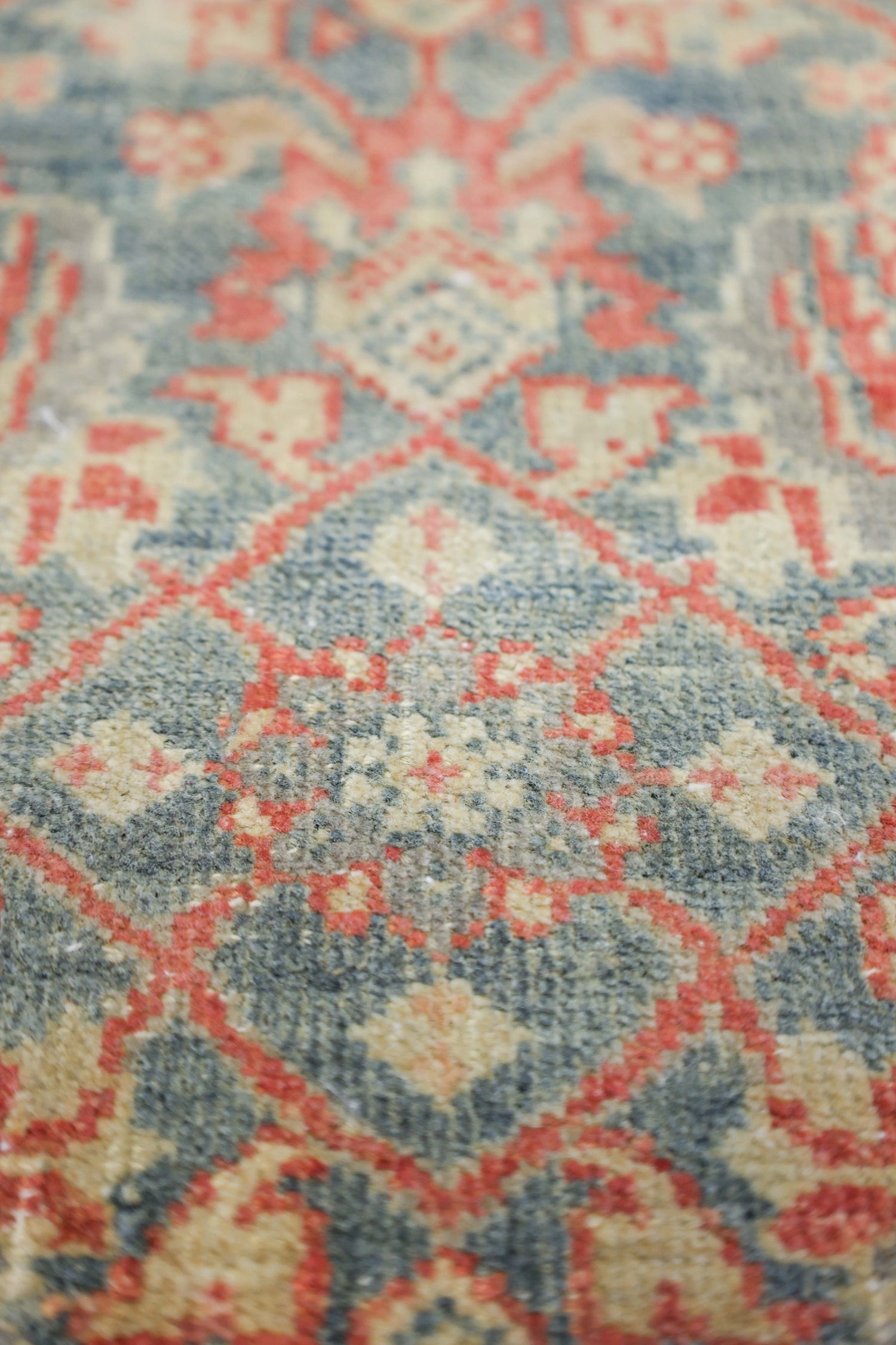 Vintage Meghan Sarouk Handwoven Traditional Rug, J73392