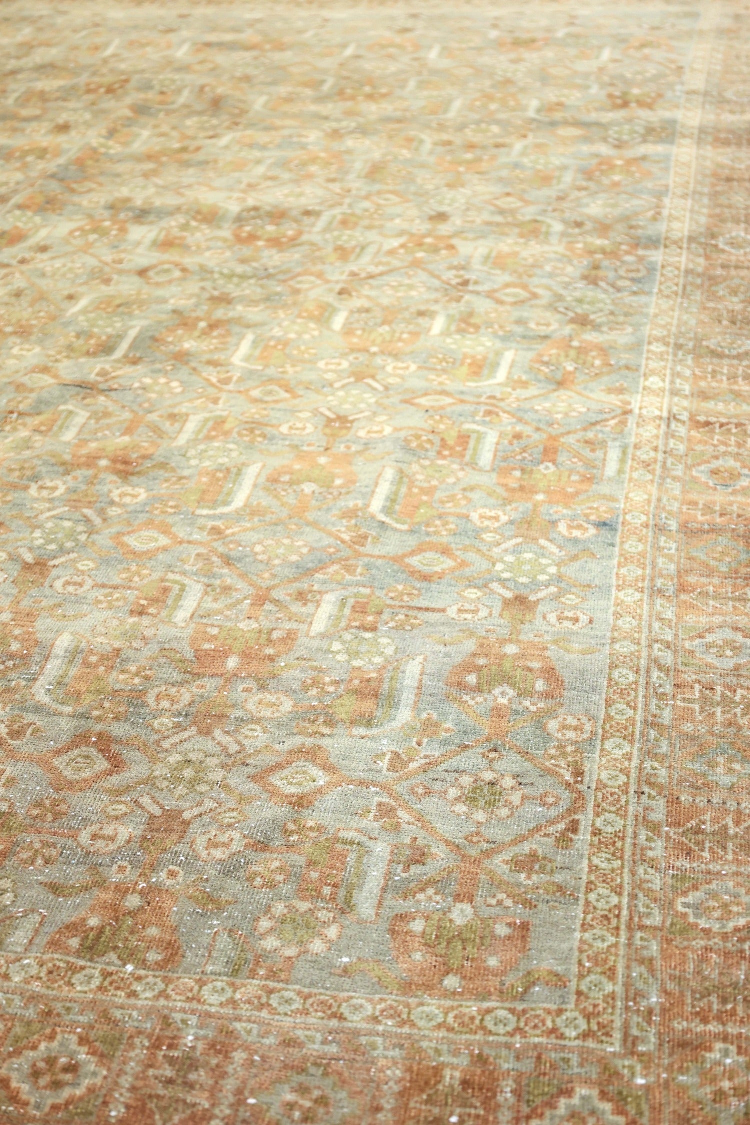 Vintage Meghan Sarouk Handwoven Traditional Rug, J75673