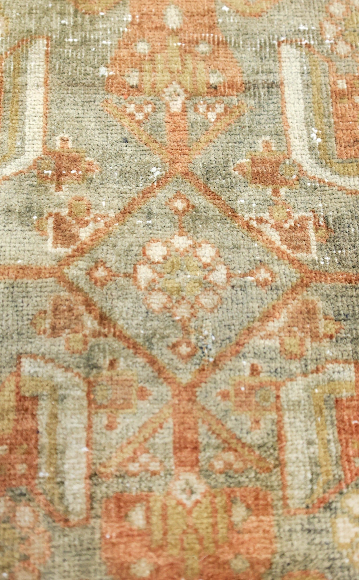 Vintage Meghan Sarouk Handwoven Traditional Rug, J75673