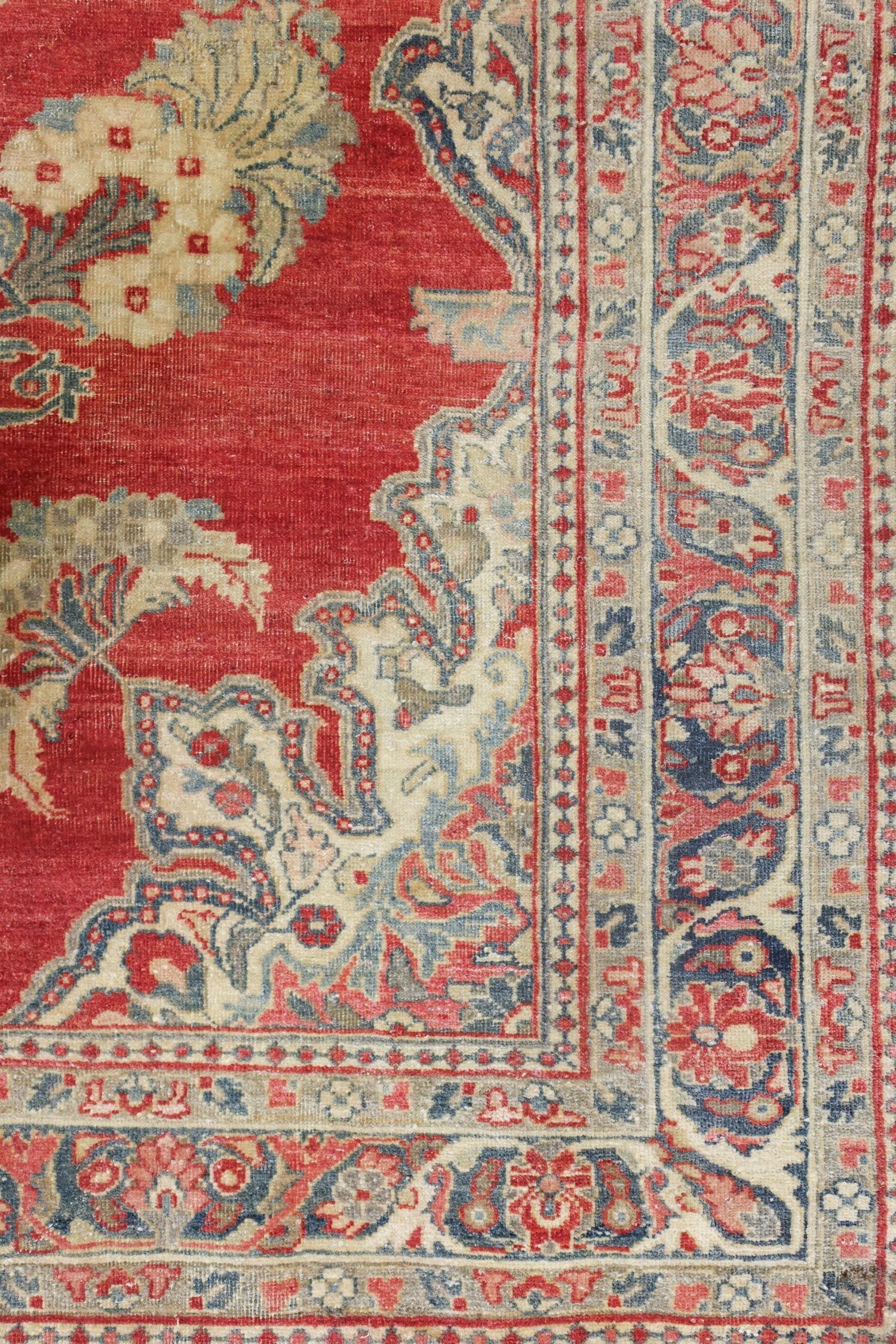 Vintage Sarouk Handwoven Traditional Rug, J74028