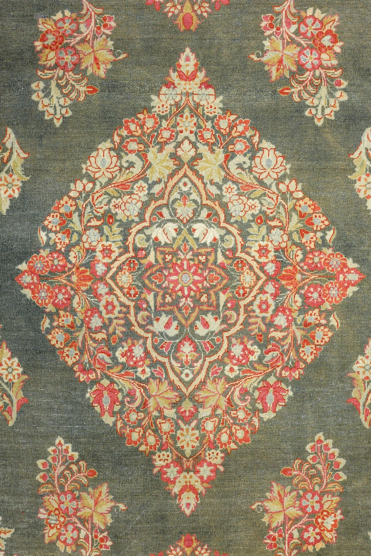 Vintage Sarouk Handwoven Traditional Rug, 71930