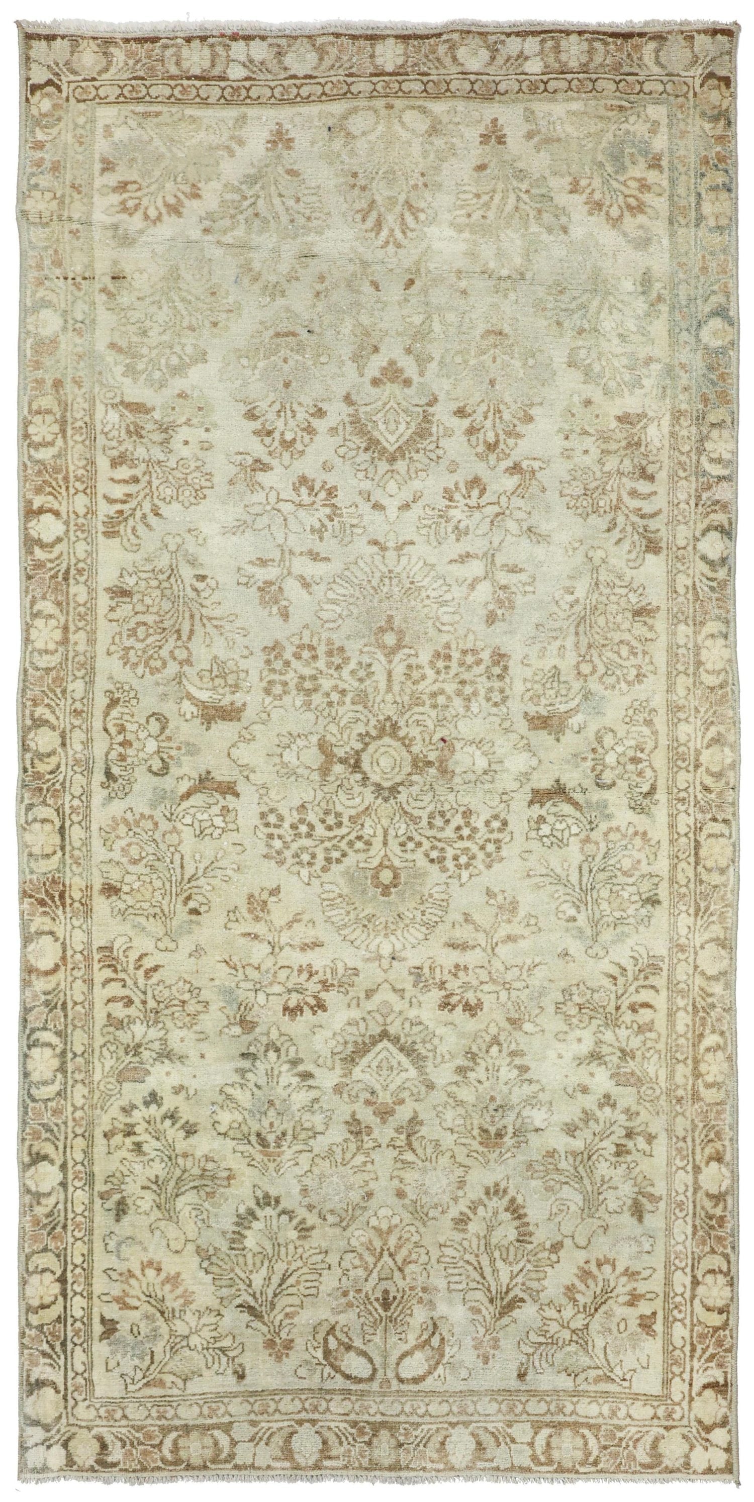 Vintage Sarouk Handwoven Traditional Rug