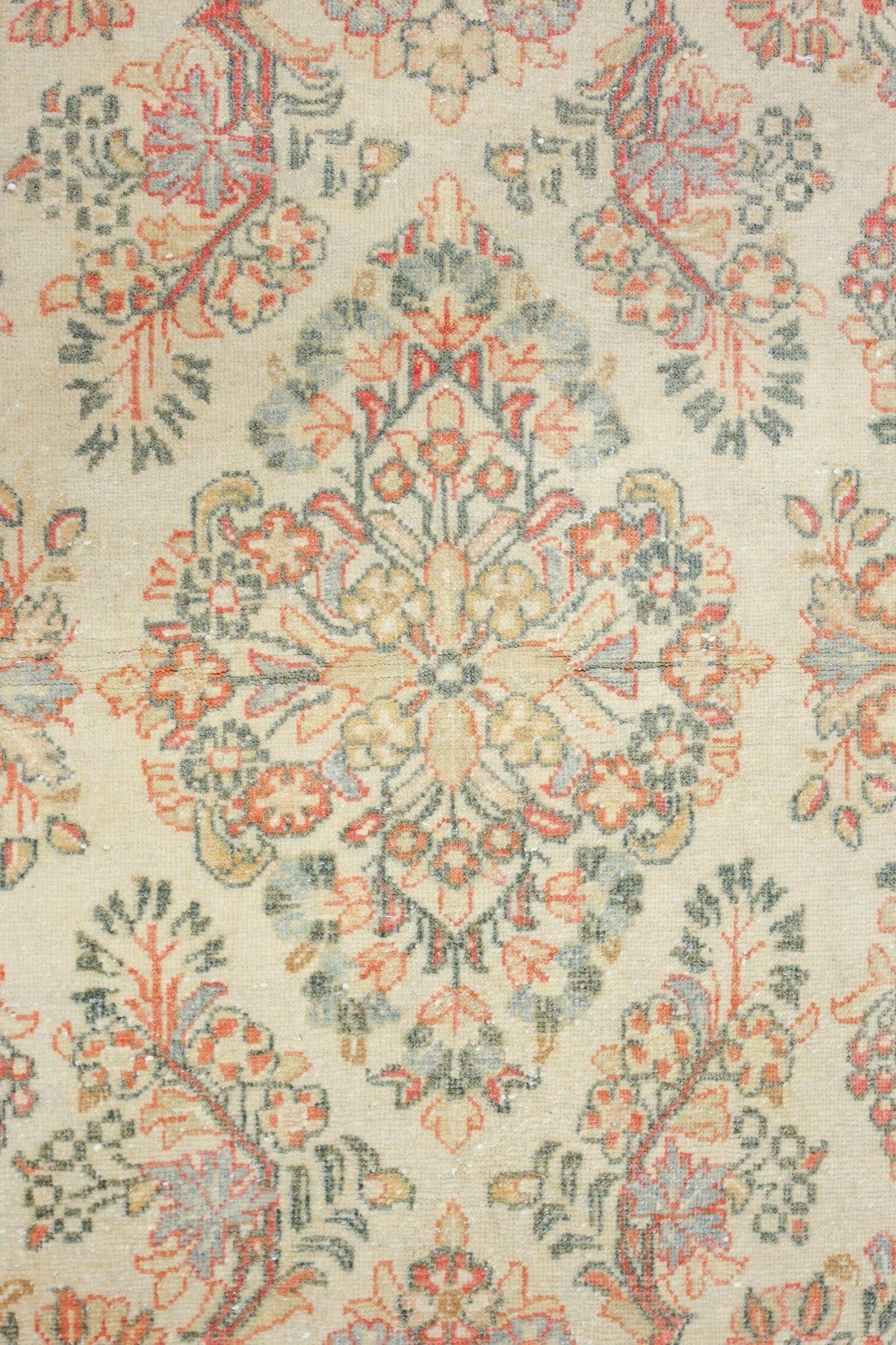 Vintage Sarouk Handwoven Traditional Rug, J69562