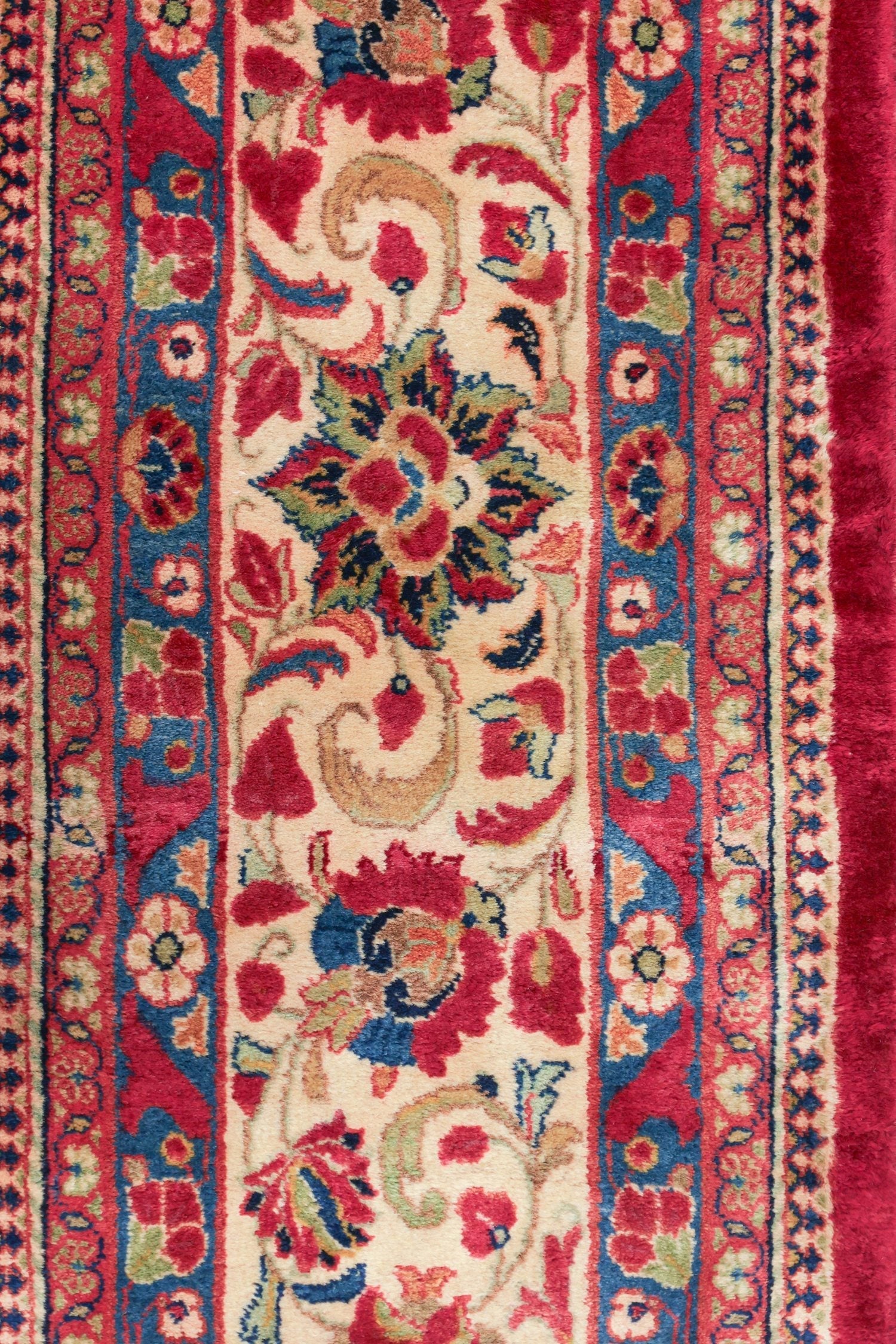 Antique Sarouk Handwoven Traditional Rug, J72116