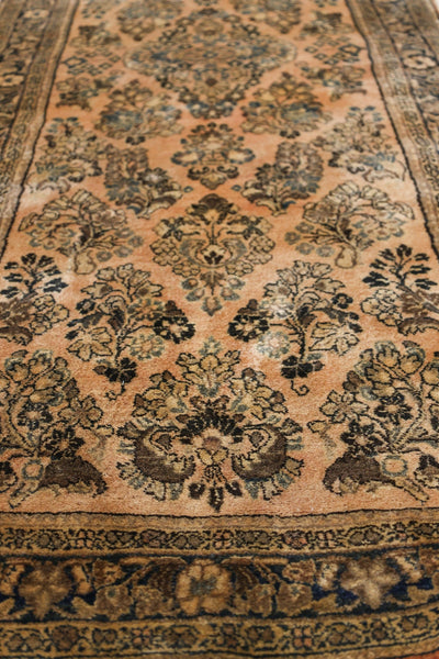 Antique Sarouk Handwoven Traditional Rug, J72123