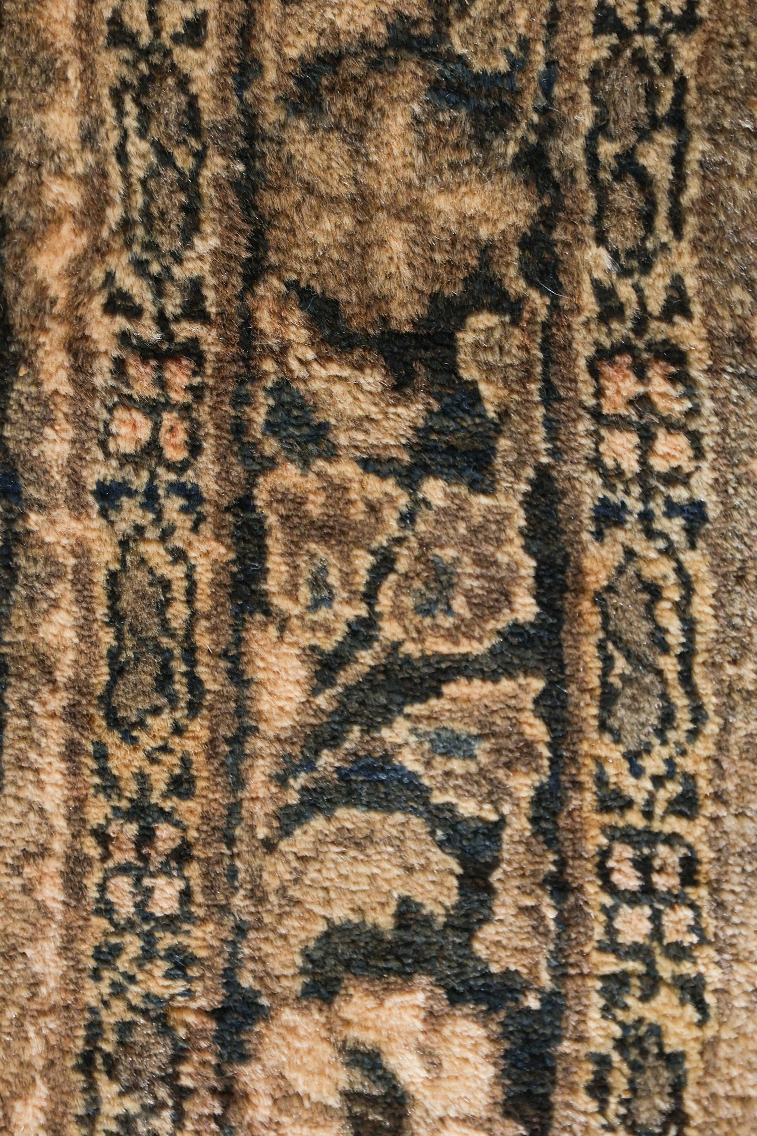 Antique Sarouk Handwoven Traditional Rug, J72123