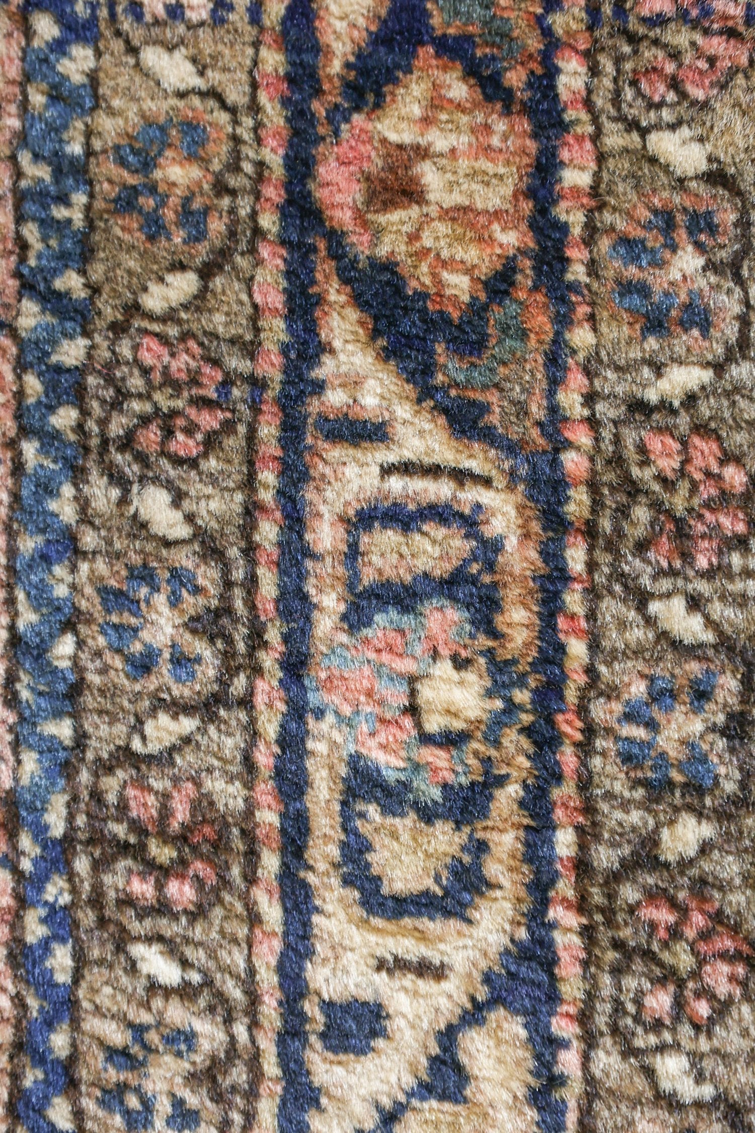 Antique Sarouk Handwoven Traditional Rug, J72129