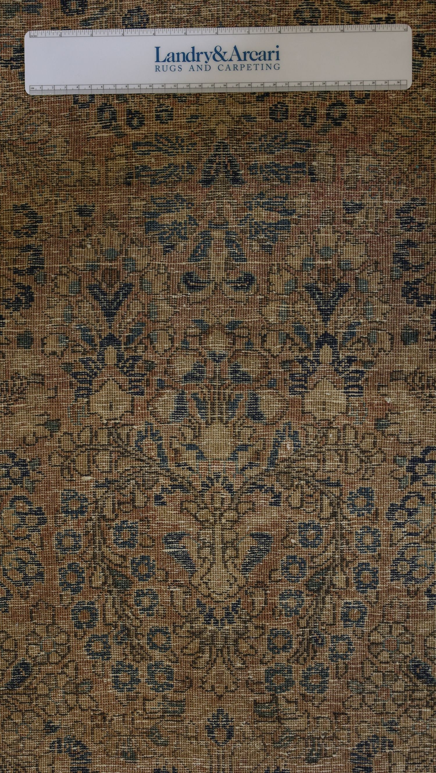 Antique Sarouk Handwoven Traditional Rug, J72129