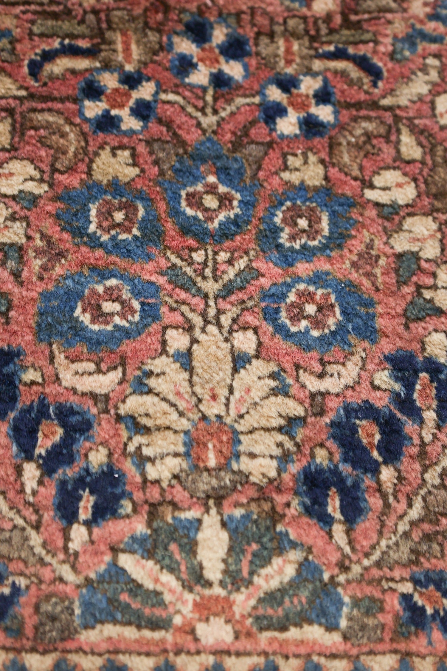 Antique Sarouk Handwoven Traditional Rug, J72134