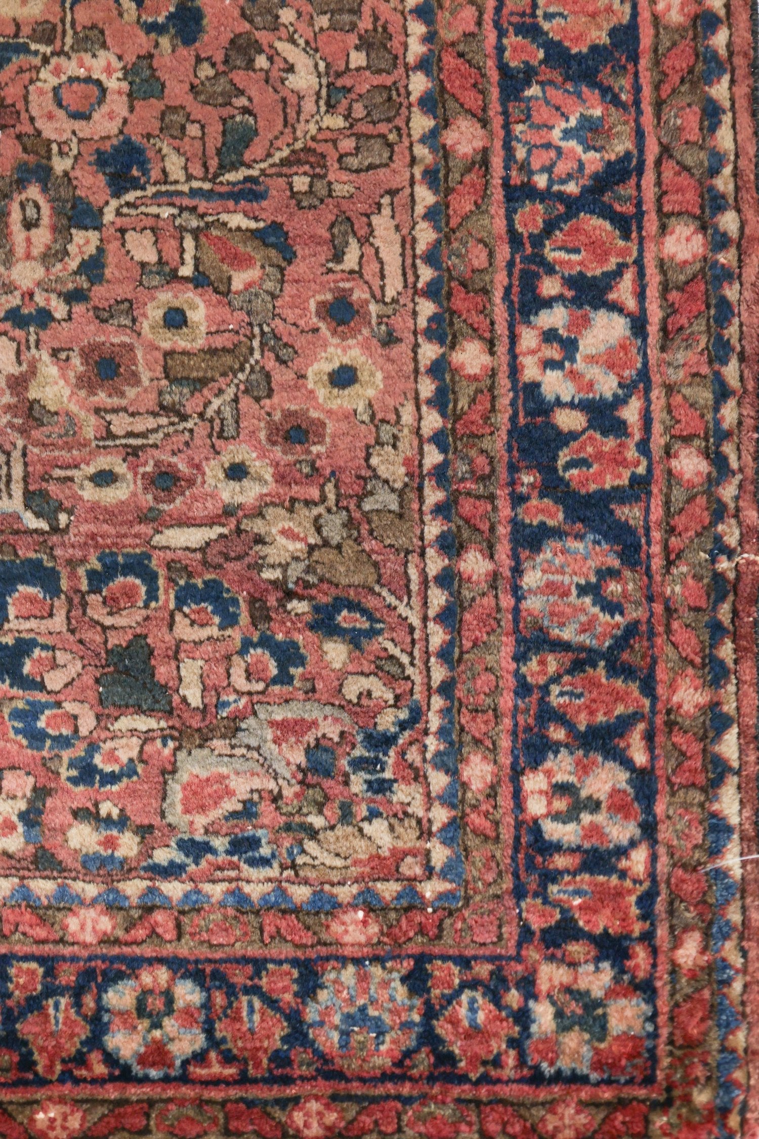 Antique Sarouk Handwoven Traditional Rug, J72134