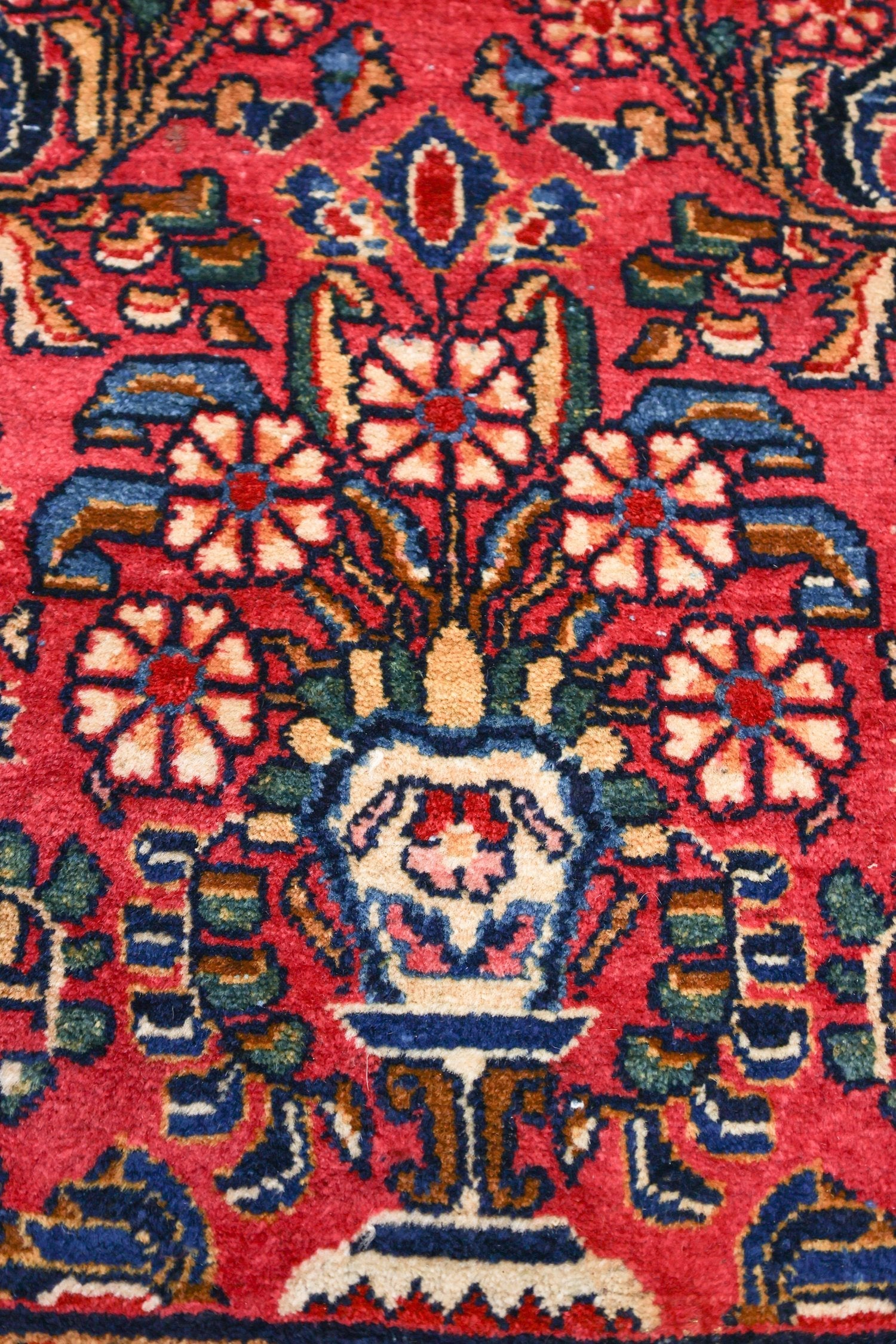 Antique Sarouk Handwoven Traditional Rug, J72136