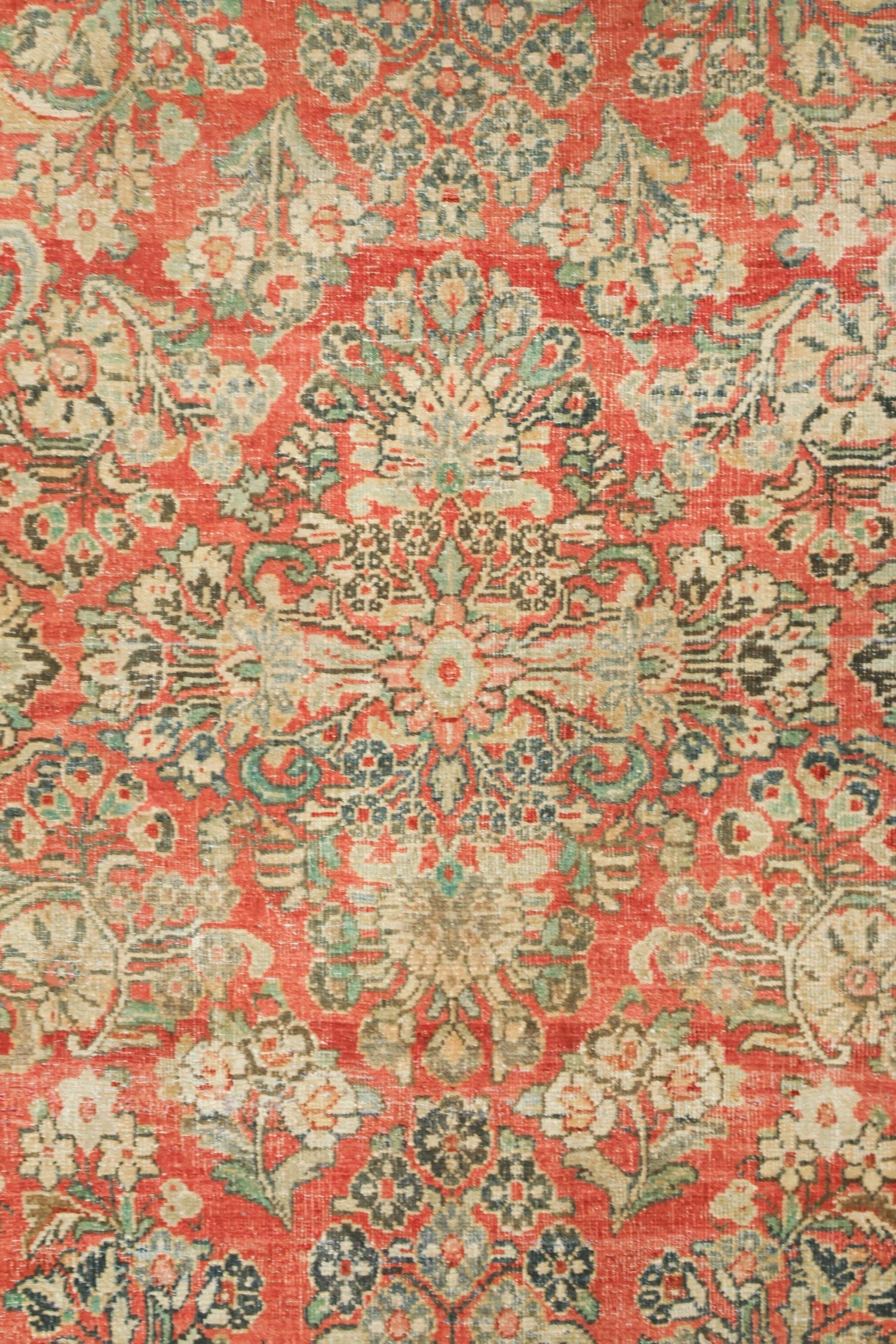 Vintage Sarouk Handwoven Traditional Rug, J73321