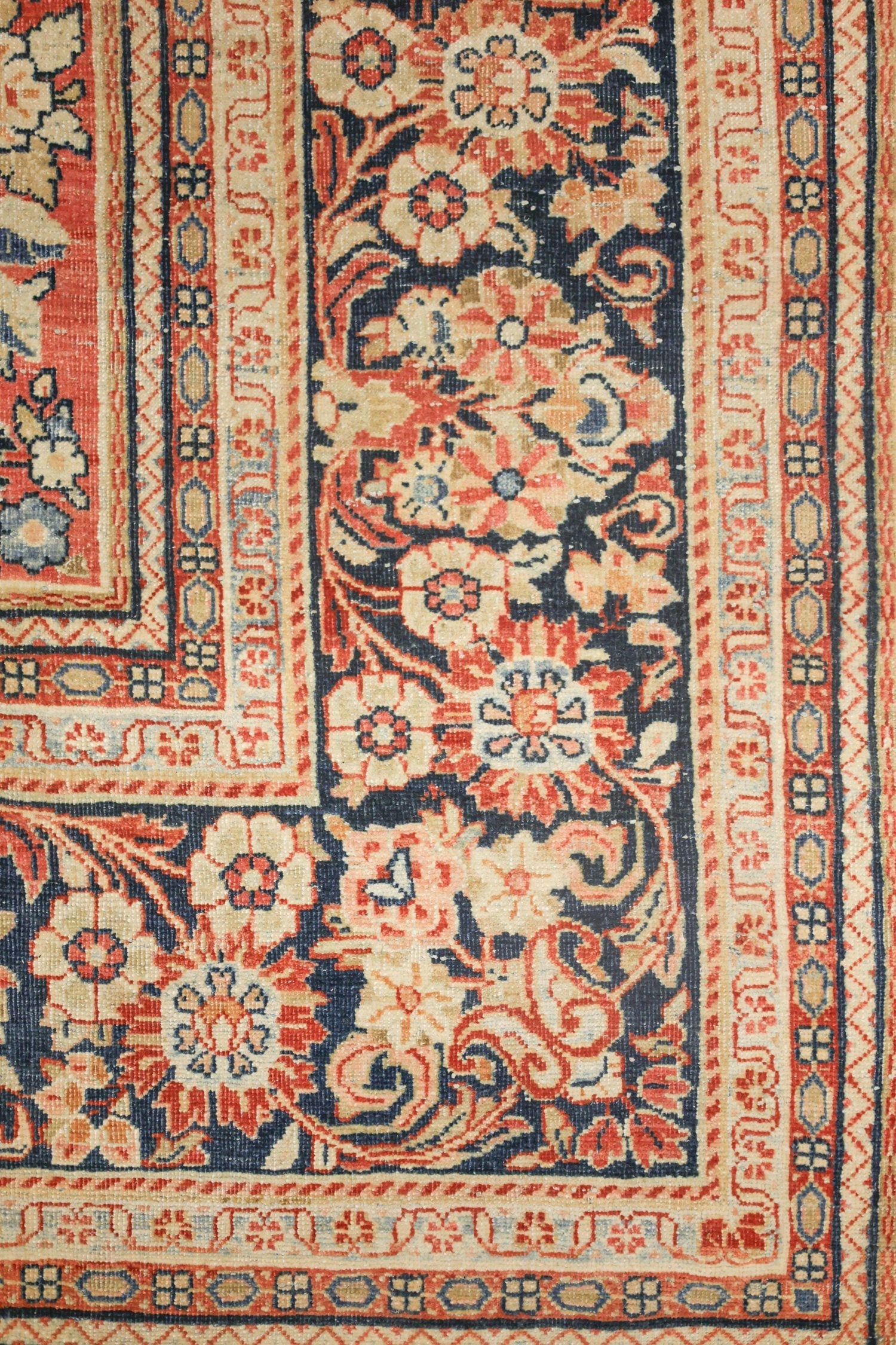 Vintage Sarouk Handwoven Traditional Rug, J73488