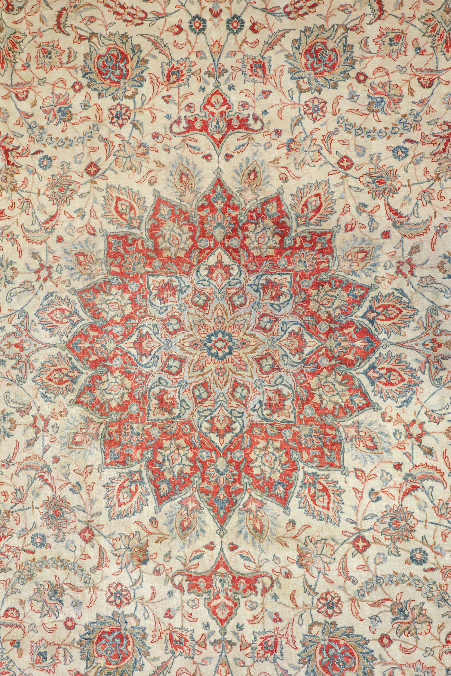 Vintage Sarouk Handwoven Traditional Rug, J73958