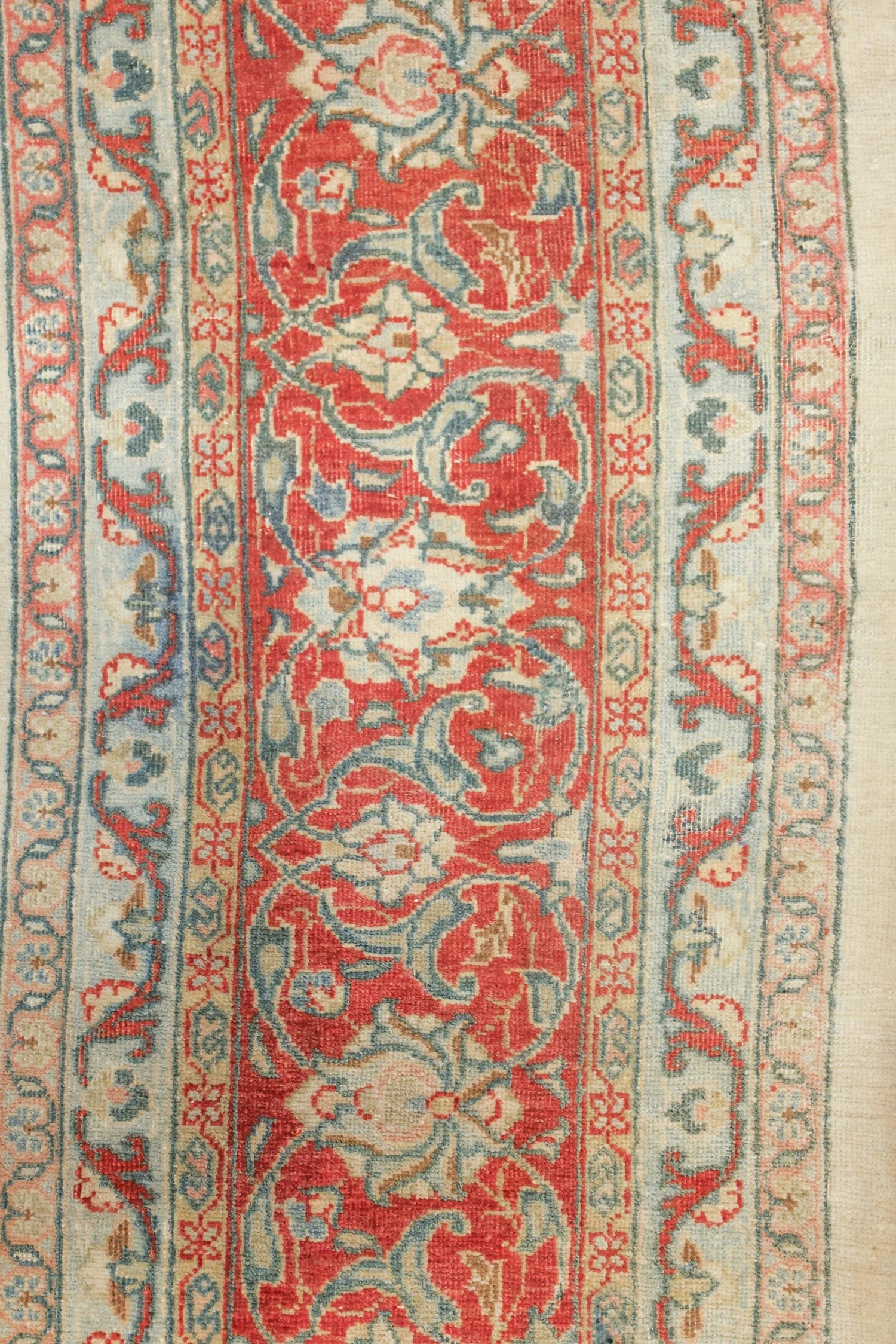 Vintage Sarouk Handwoven Traditional Rug, J73958