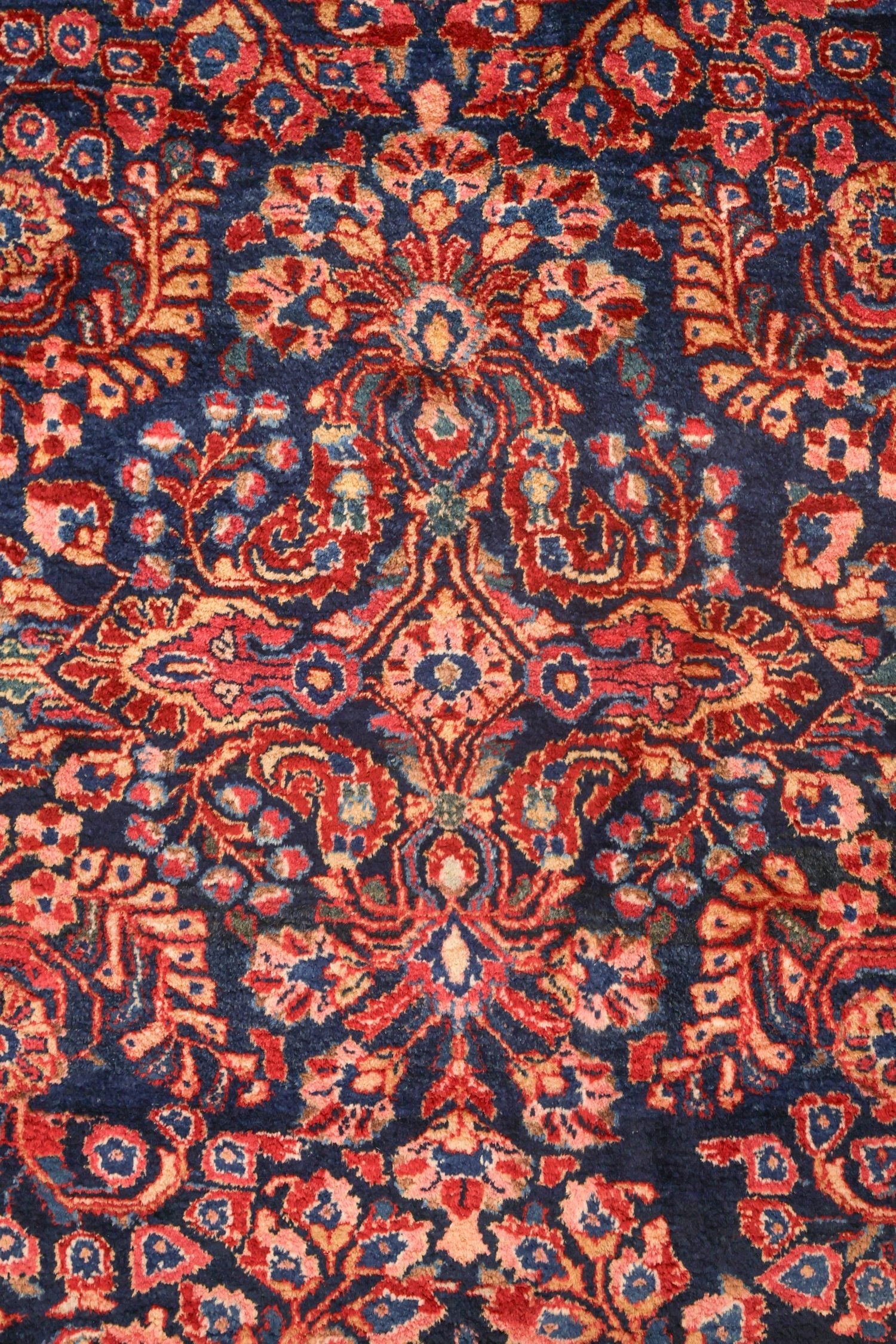 Antique Sarouk Handwoven Traditional Rug, J75204