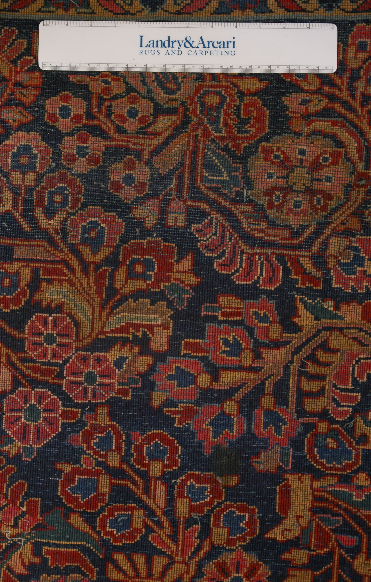 Antique Sarouk Handwoven Traditional Rug, J75204