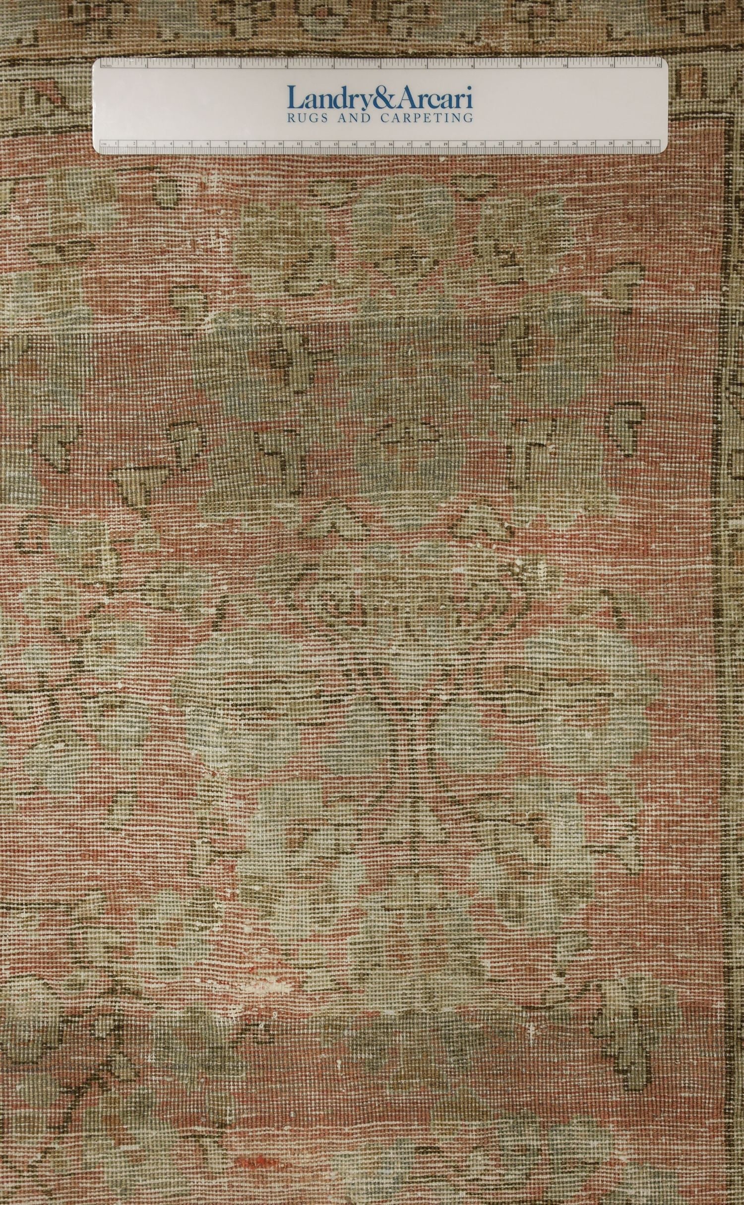 Vintage Sarouk Handwoven Traditional Rug, J76607