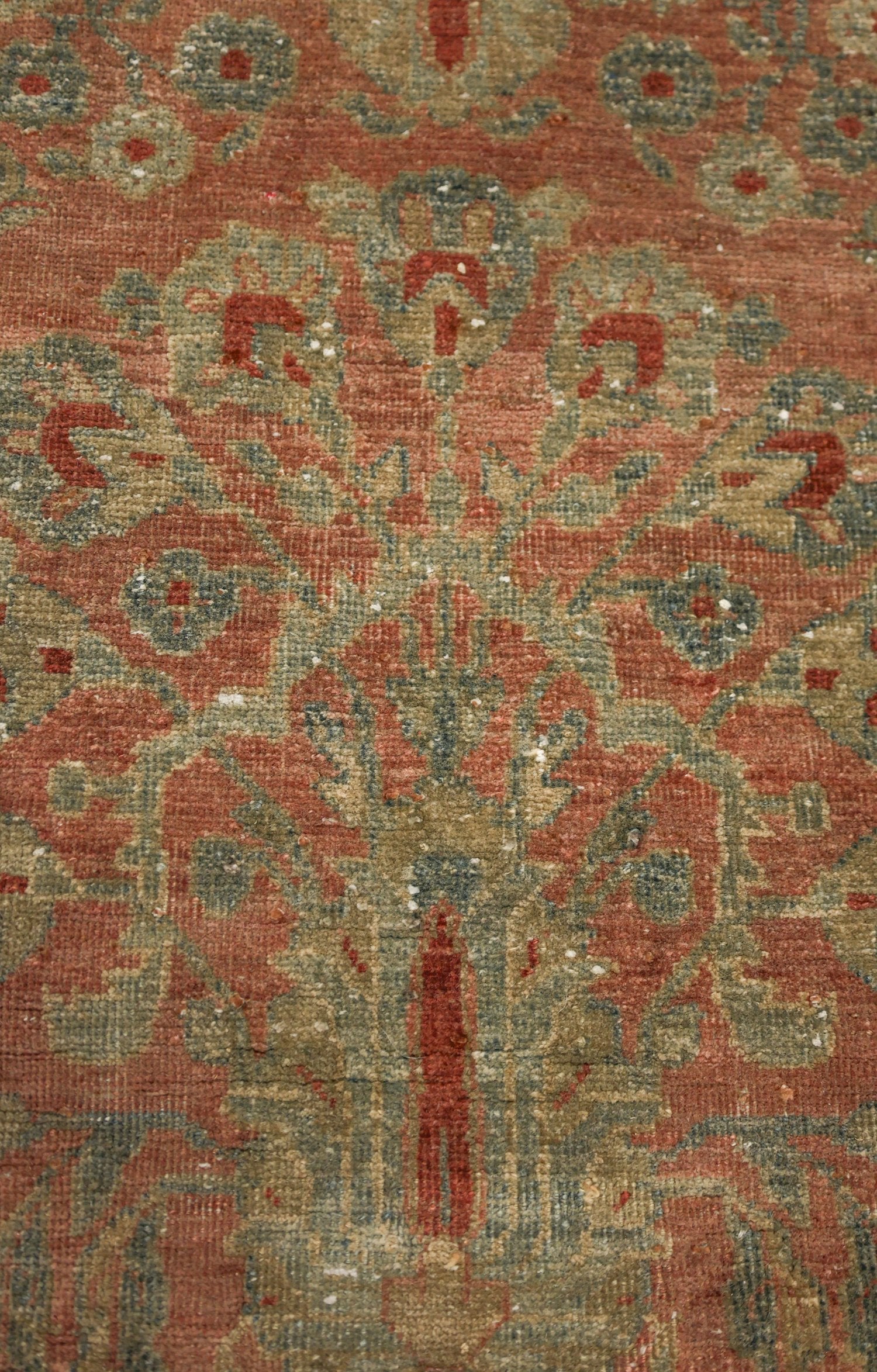 Vintage Sarouk Handwoven Traditional Rug, J76660