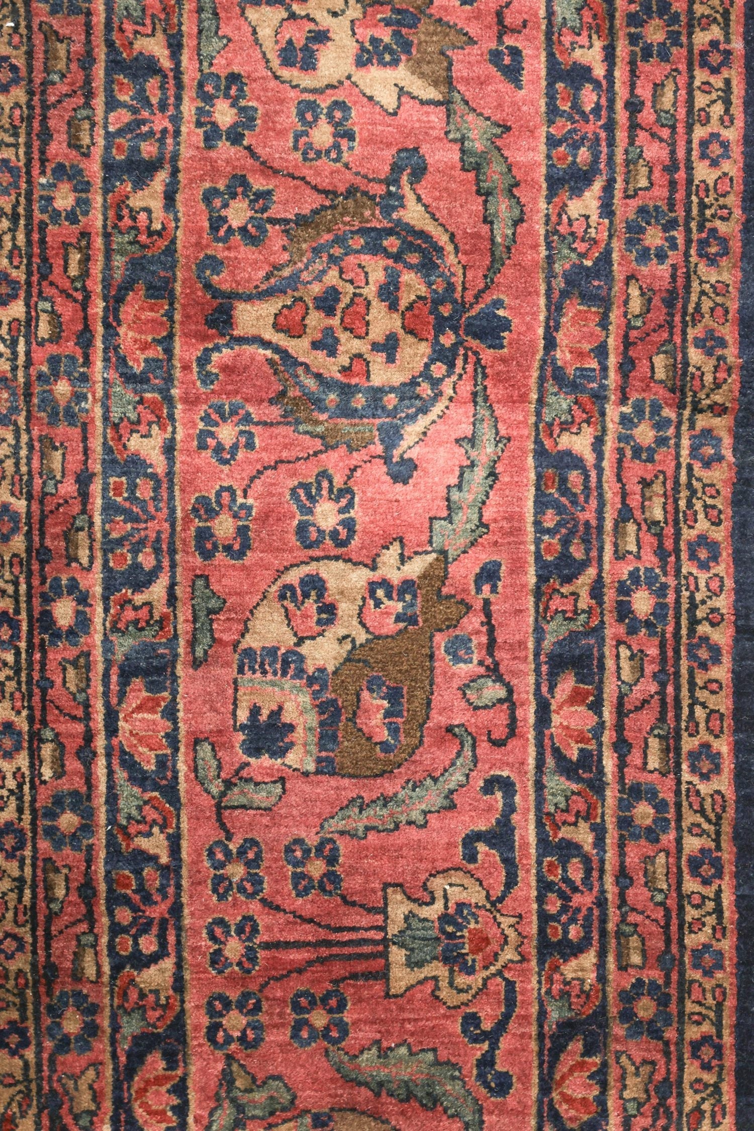 Antique Sarouk Handwoven Traditional Rug, J76679