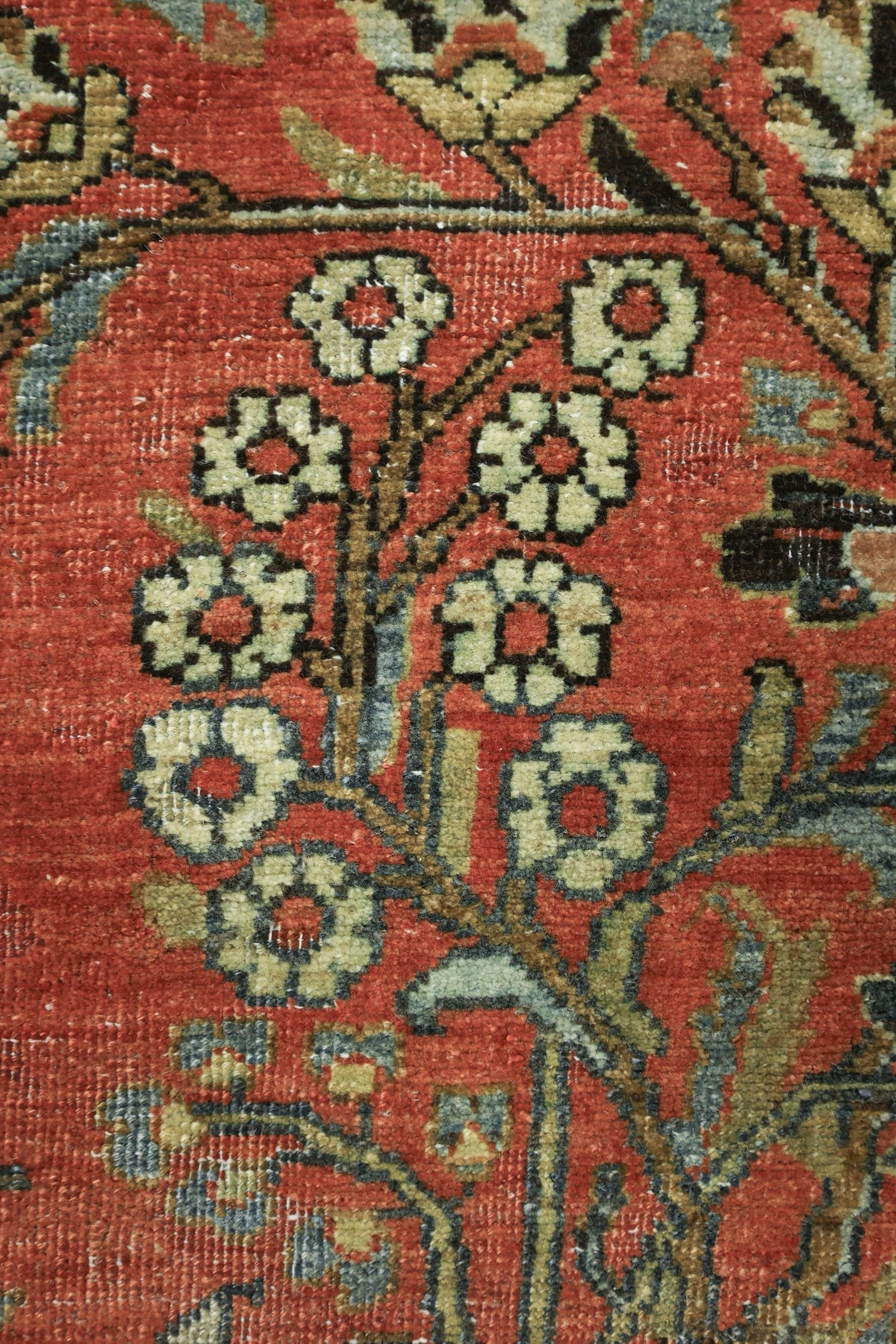 Vintage Sarouk Handwoven Traditional Rug, J76688