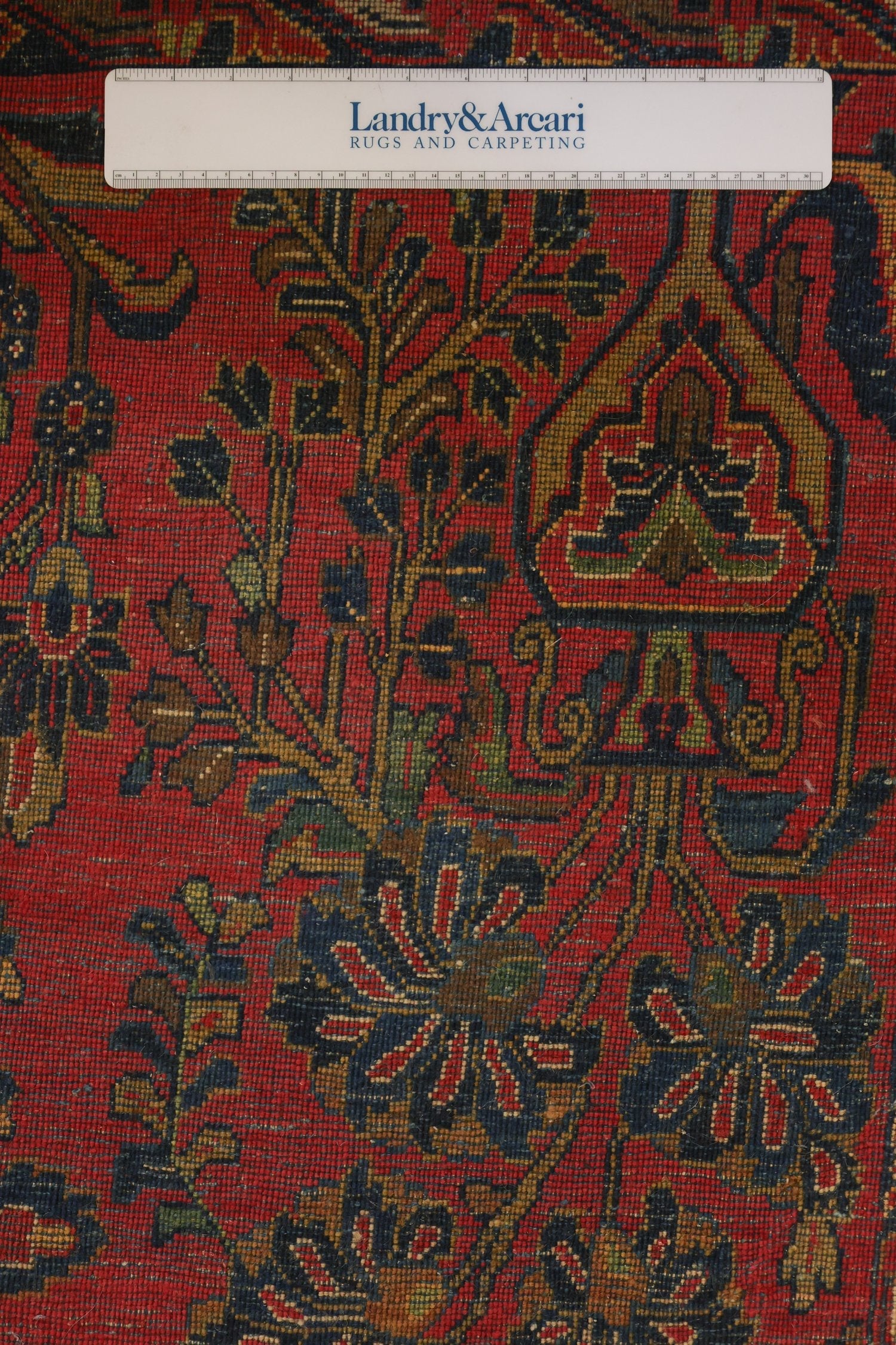 Antique Sarouk Handwoven Traditional Rug, J76845