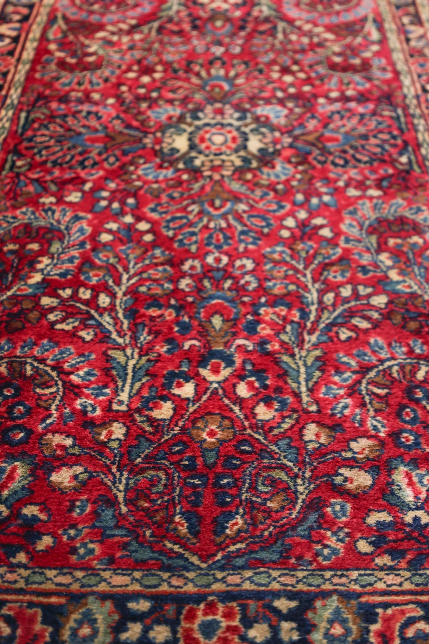 Antique Sarouk Handwoven Traditional Rug, JF8739