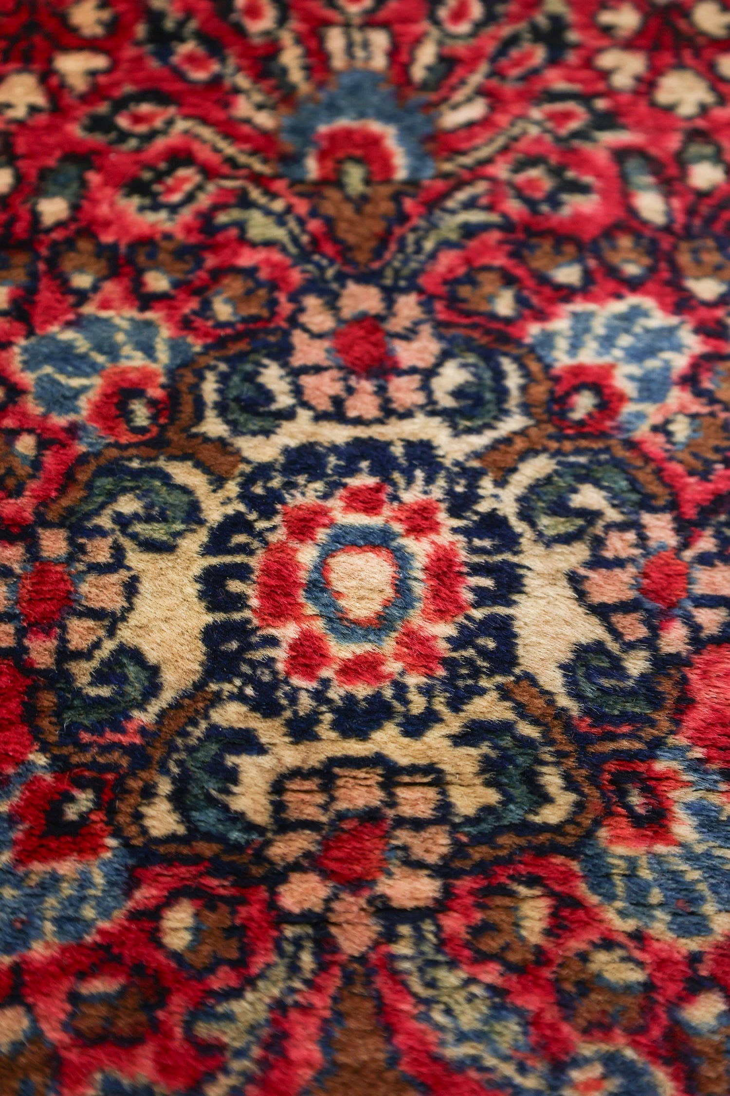 Antique Sarouk Handwoven Traditional Rug, JF8739