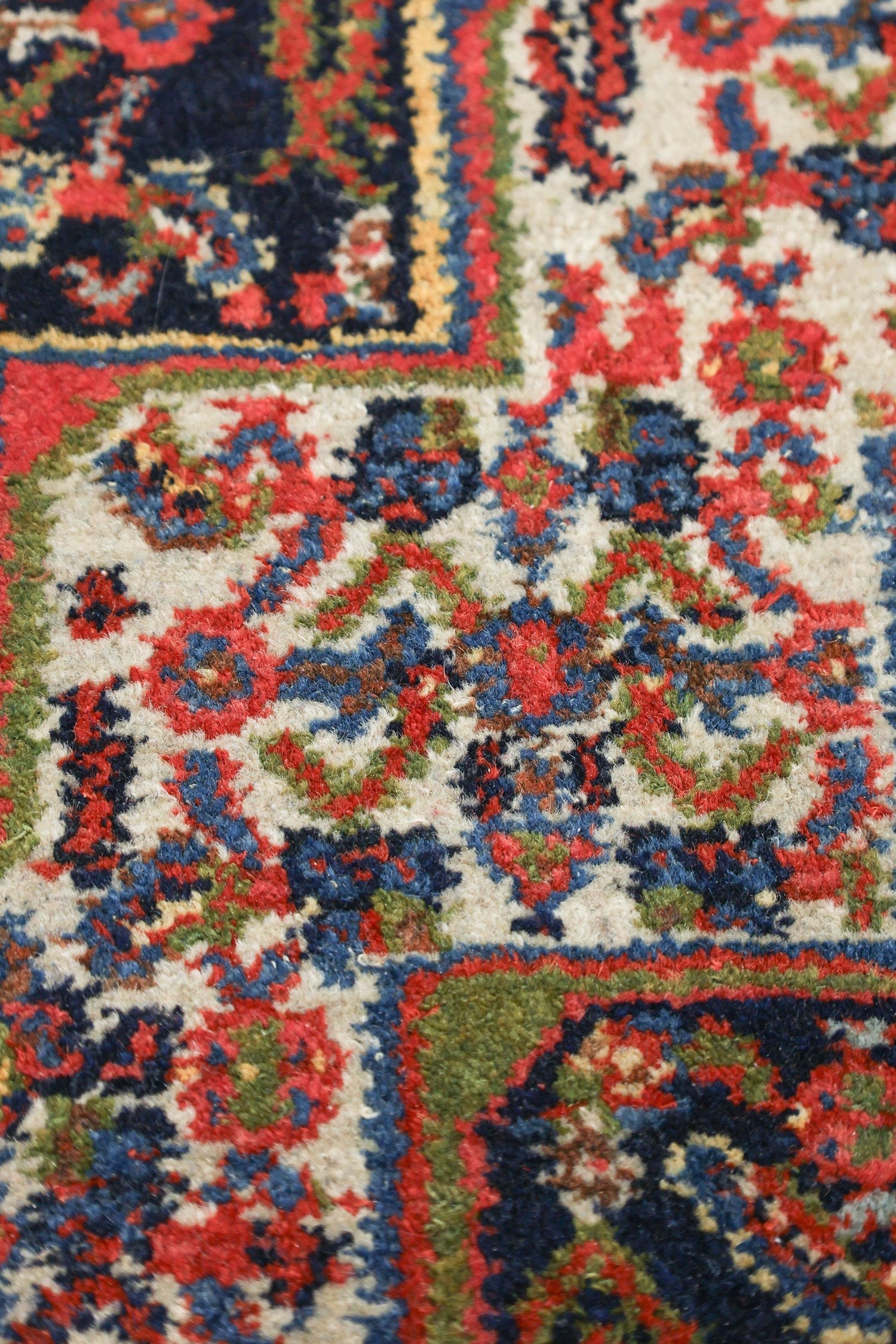 Antique Senneh Handwoven Traditional Rug, J76411