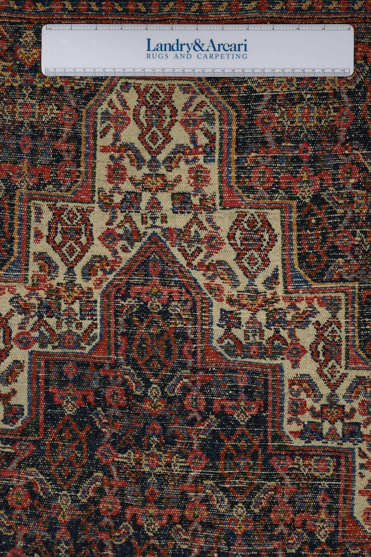 Antique Senneh Handwoven Traditional Rug, J76411