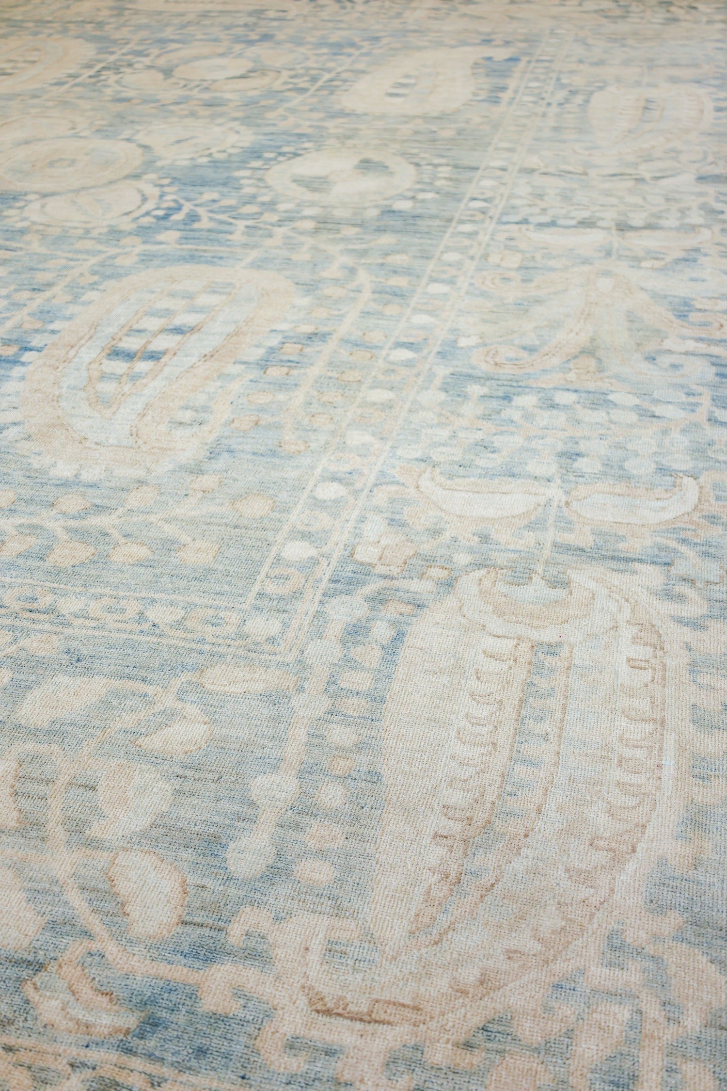 Antique Suzani Handwoven Traditional Rug, J75473